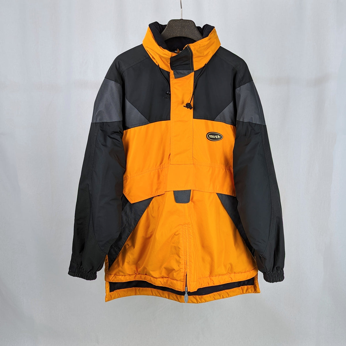 Kuratierter Vintage Onlineshop nachhaltige Secondhand Kleidung online kaufen, Online Shop Vintage, Vintage Online Shop, Second Hand Online Shop, gebraucht, zweite Hand, reused, preloved, Y2K, thriftshop, thriftstore, thrifting, thrift shop, thrift store