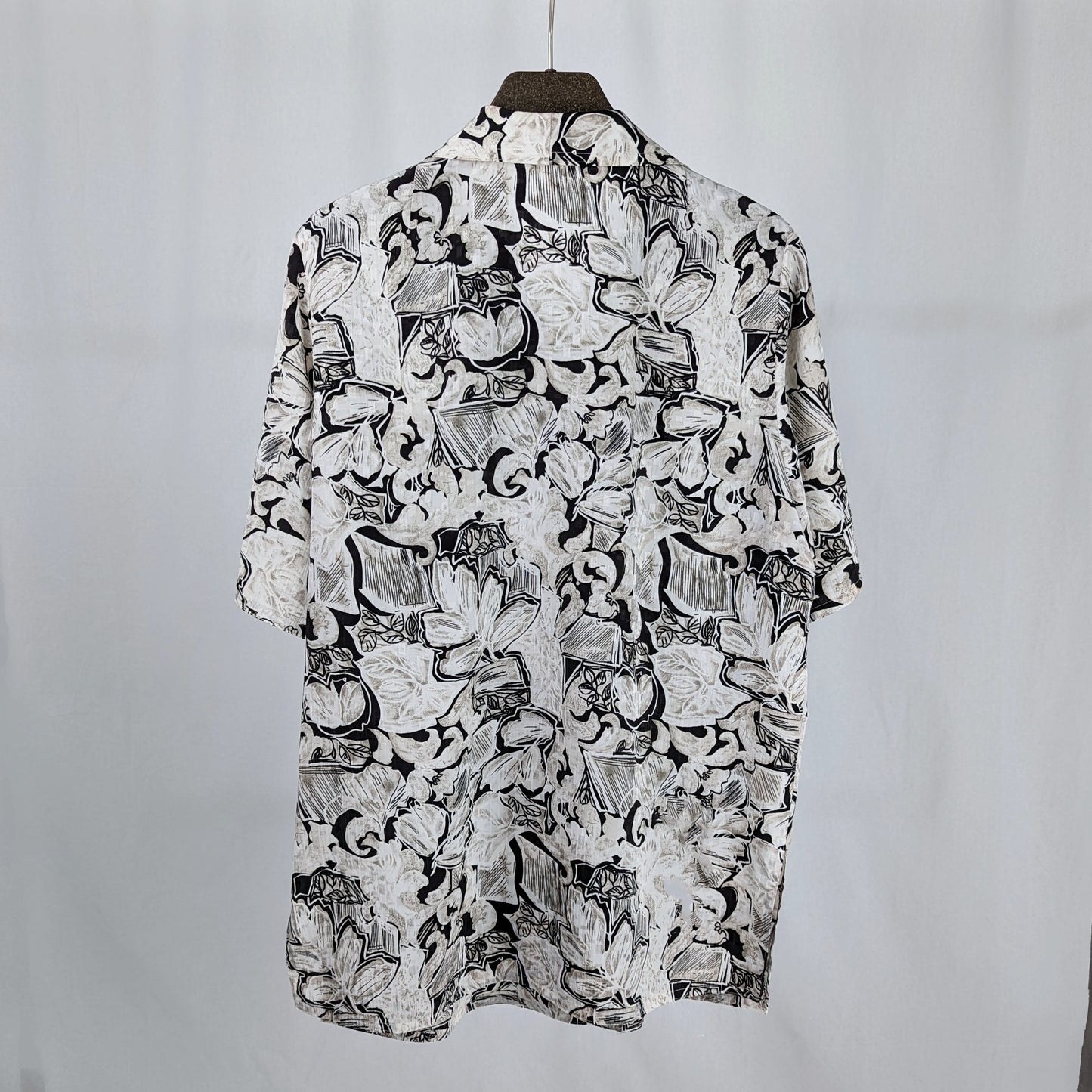 Kuratierter Vintage Onlineshop nachhaltige Secondhand Kleidung online kaufen, Online Shop Vintage, Vintage Online Shop, Second Hand Online Shop, gebraucht, zweite Hand, reused, preloved, Y2K, thriftshop, thriftstore, thrifting, thrift shop, thrift store