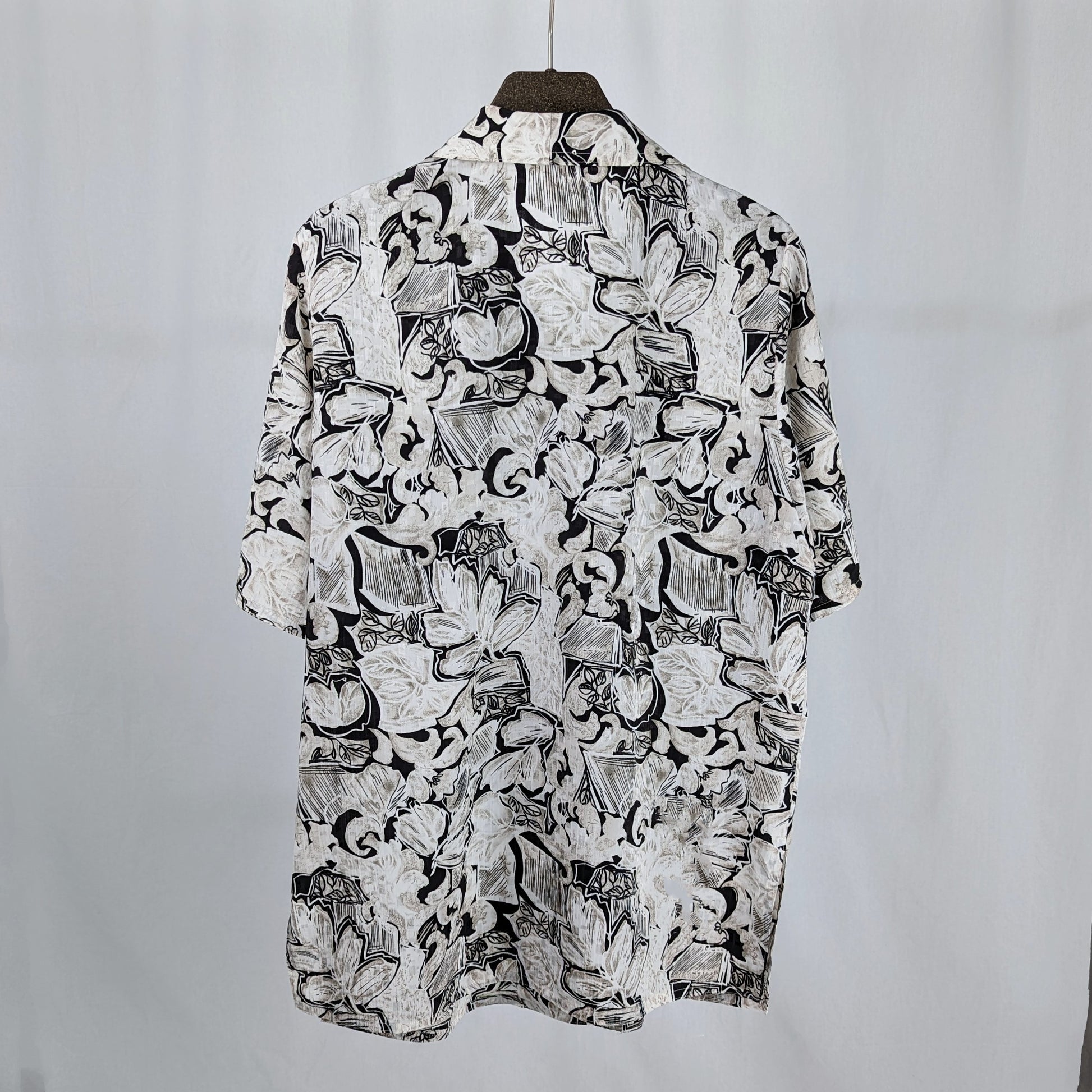 Kuratierter Vintage Onlineshop nachhaltige Secondhand Kleidung online kaufen, Online Shop Vintage, Vintage Online Shop, Second Hand Online Shop, gebraucht, zweite Hand, reused, preloved, Y2K, thriftshop, thriftstore, thrifting, thrift shop, thrift store