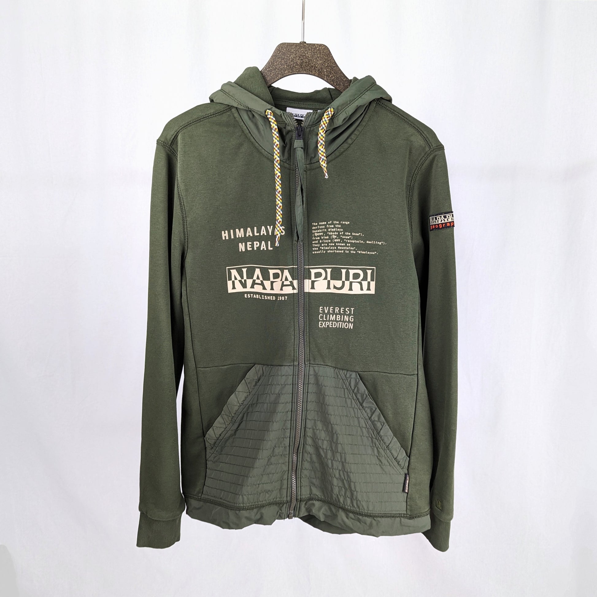 Kuratierter Vintage Onlineshop nachhaltige Secondhand Kleidung online kaufen, Online Shop Vintage, Vintage Online Shop, Second Hand Online Shop, gebraucht, zweite Hand, reused, preloved, Y2K, thriftshop, thriftstore, thrifting, thrift shop, thrift store