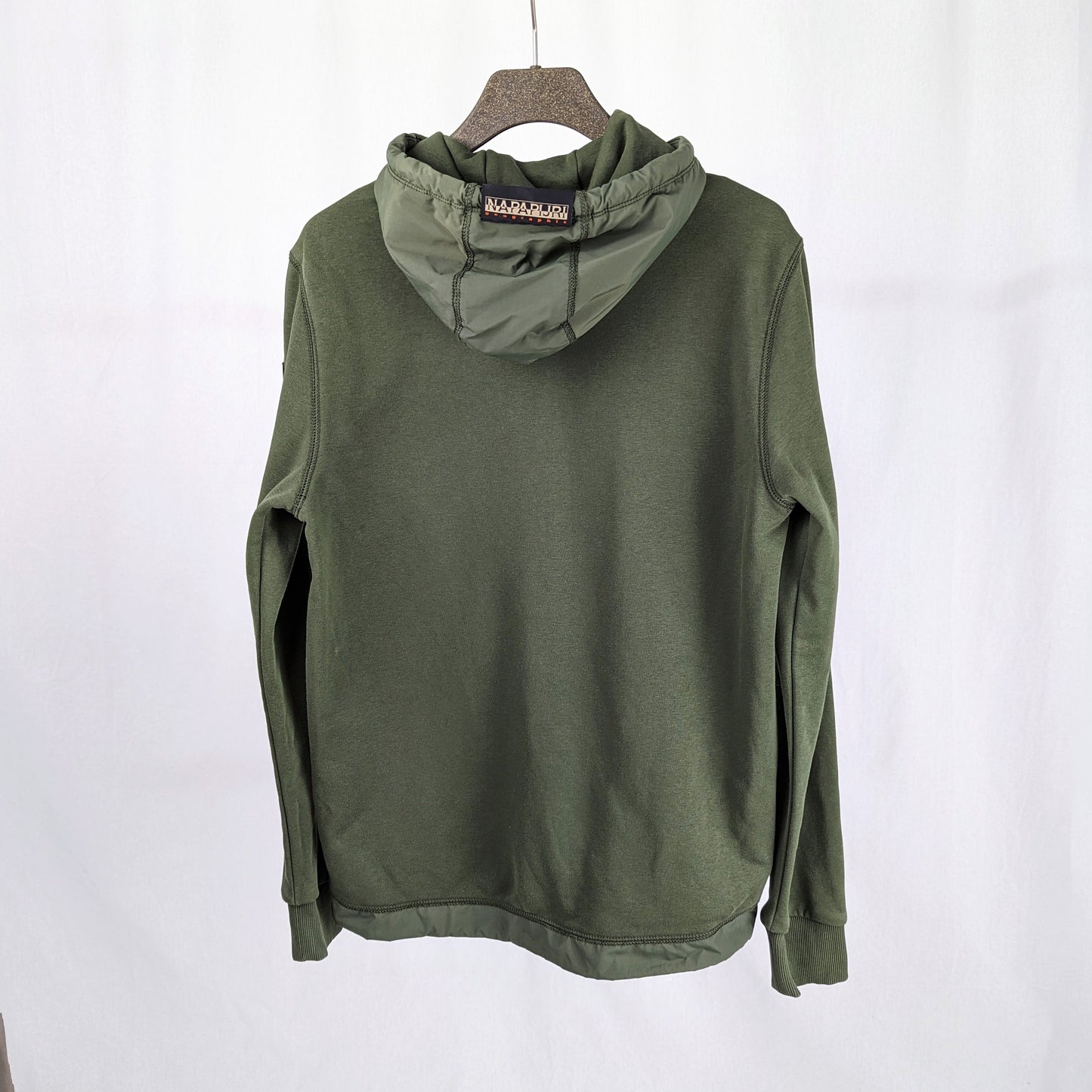 Kuratierter Vintage Onlineshop nachhaltige Secondhand Kleidung online kaufen, Online Shop Vintage, Vintage Online Shop, Second Hand Online Shop, gebraucht, zweite Hand, reused, preloved, Y2K, thriftshop, thriftstore, thrifting, thrift shop, thrift store