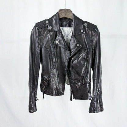 Kuratierter Vintage Onlineshop nachhaltige Secondhand Kleidung online kaufen, Online Shop Vintage, Vintage Online Shop, Second Hand Online Shop, gebraucht, zweite Hand, reused, preloved, Y2K, thriftshop, thriftstore, thrifting, thrift shop, thrift store