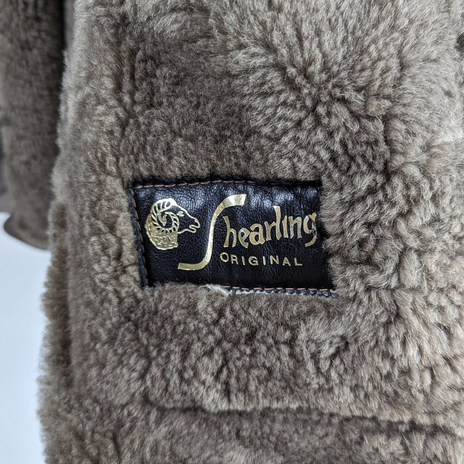 Kuratierter Vintage Onlineshop nachhaltige Secondhand Kleidung online kaufen, Online Shop Vintage, Vintage Online Shop, Second Hand Online Shop, gebraucht, zweite Hand, reused, preloved, Y2K, thriftshop, thriftstore, thrifting, thrift shop, thrift store