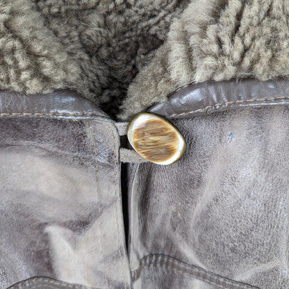 Kuratierter Vintage Onlineshop nachhaltige Secondhand Kleidung online kaufen, Online Shop Vintage, Vintage Online Shop, Second Hand Online Shop, gebraucht, zweite Hand, reused, preloved, Y2K, thriftshop, thriftstore, thrifting, thrift shop, thrift store