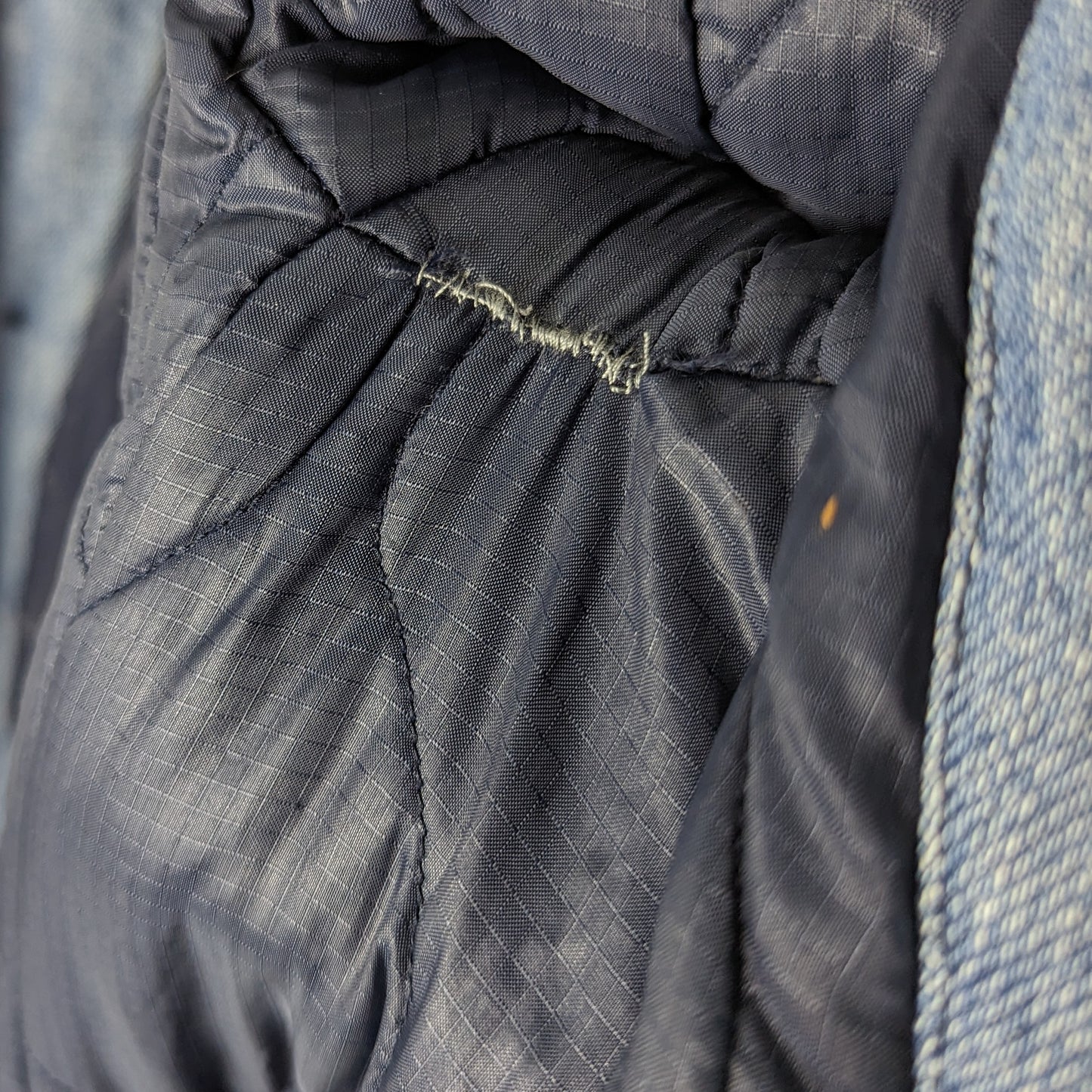 Kuratierter Vintage Onlineshop nachhaltige Secondhand Kleidung online kaufen, Online Shop Vintage, Vintage Online Shop, Second Hand Online Shop, gebraucht, zweite Hand, reused, preloved, Y2K, thriftshop, thriftstore, thrifting, thrift shop, thrift store