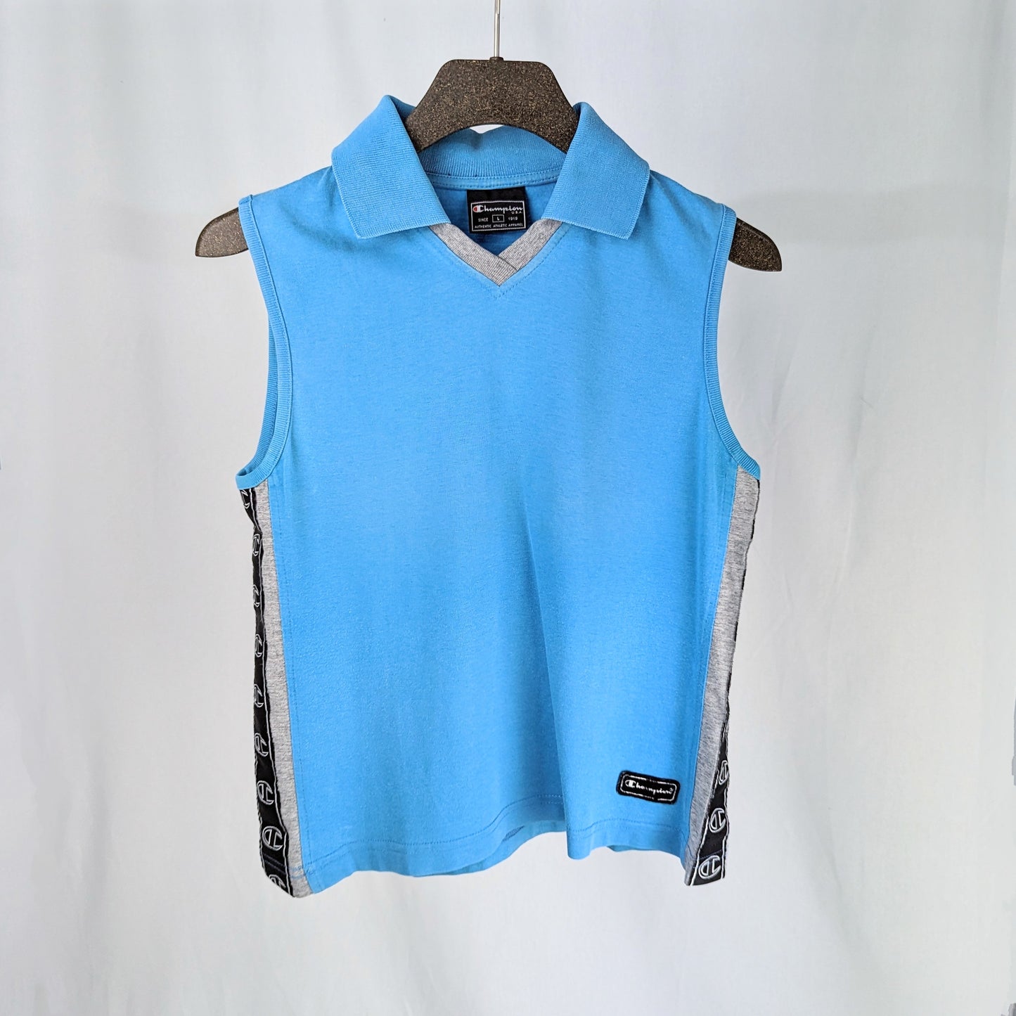 Kuratierter Vintage Onlineshop nachhaltige Secondhand Kleidung online kaufen, Online Shop Vintage, Vintage Online Shop, Second Hand Online Shop, gebraucht, zweite Hand, reused, preloved, Y2K, thriftshop, thriftstore, thrifting, thrift shop, thrift store