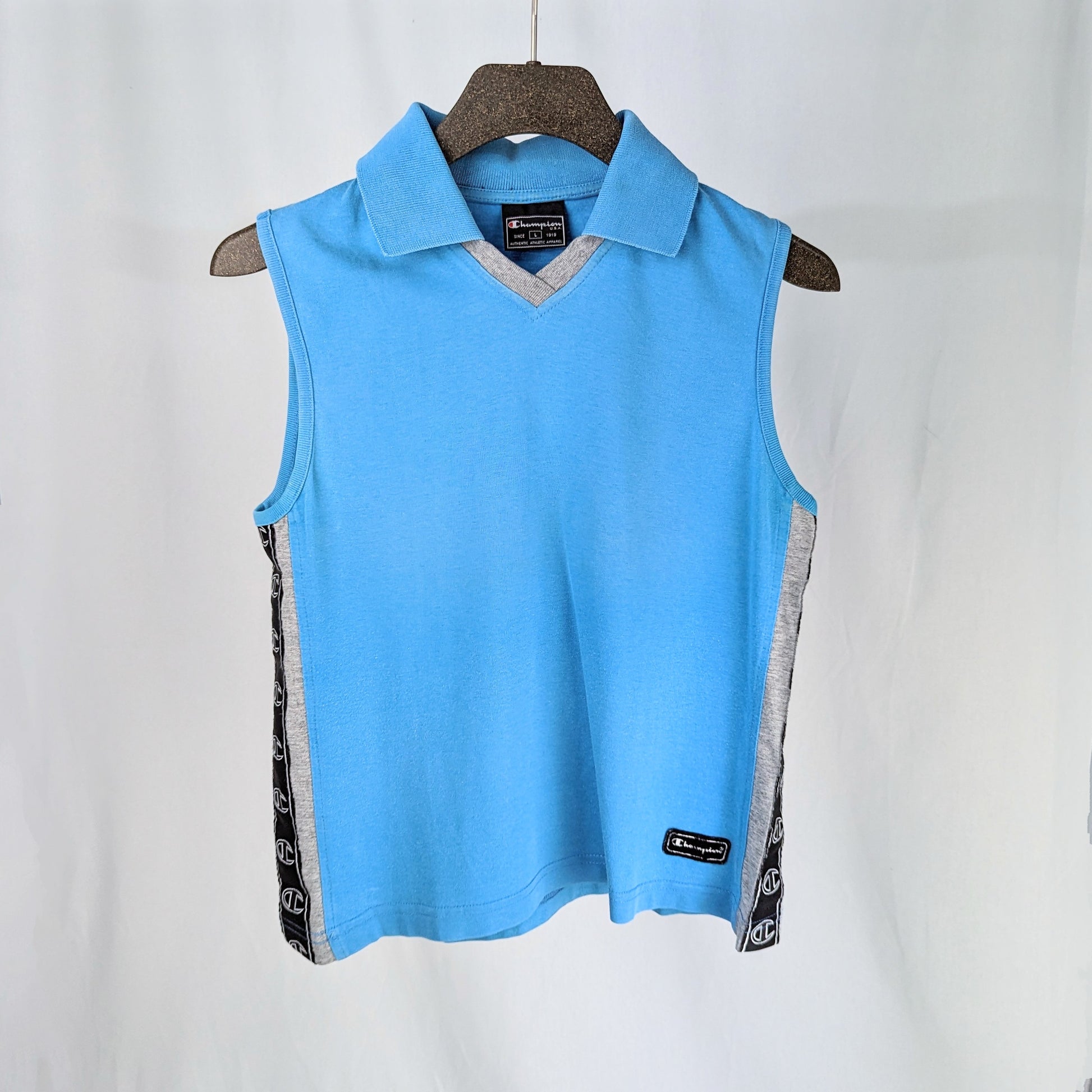 Kuratierter Vintage Onlineshop nachhaltige Secondhand Kleidung online kaufen, Online Shop Vintage, Vintage Online Shop, Second Hand Online Shop, gebraucht, zweite Hand, reused, preloved, Y2K, thriftshop, thriftstore, thrifting, thrift shop, thrift store