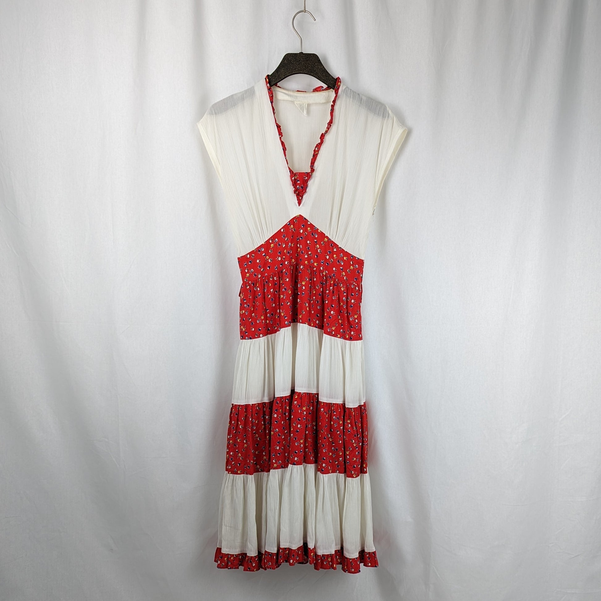 Kuratierter Vintage Onlineshop nachhaltige Secondhand Kleidung online kaufen, Online Shop Vintage, Vintage Online Shop, Second Hand Online Shop, gebraucht, zweite Hand, reused, preloved, Y2K, thriftshop, thriftstore, thrifting, thrift shop, thrift store
