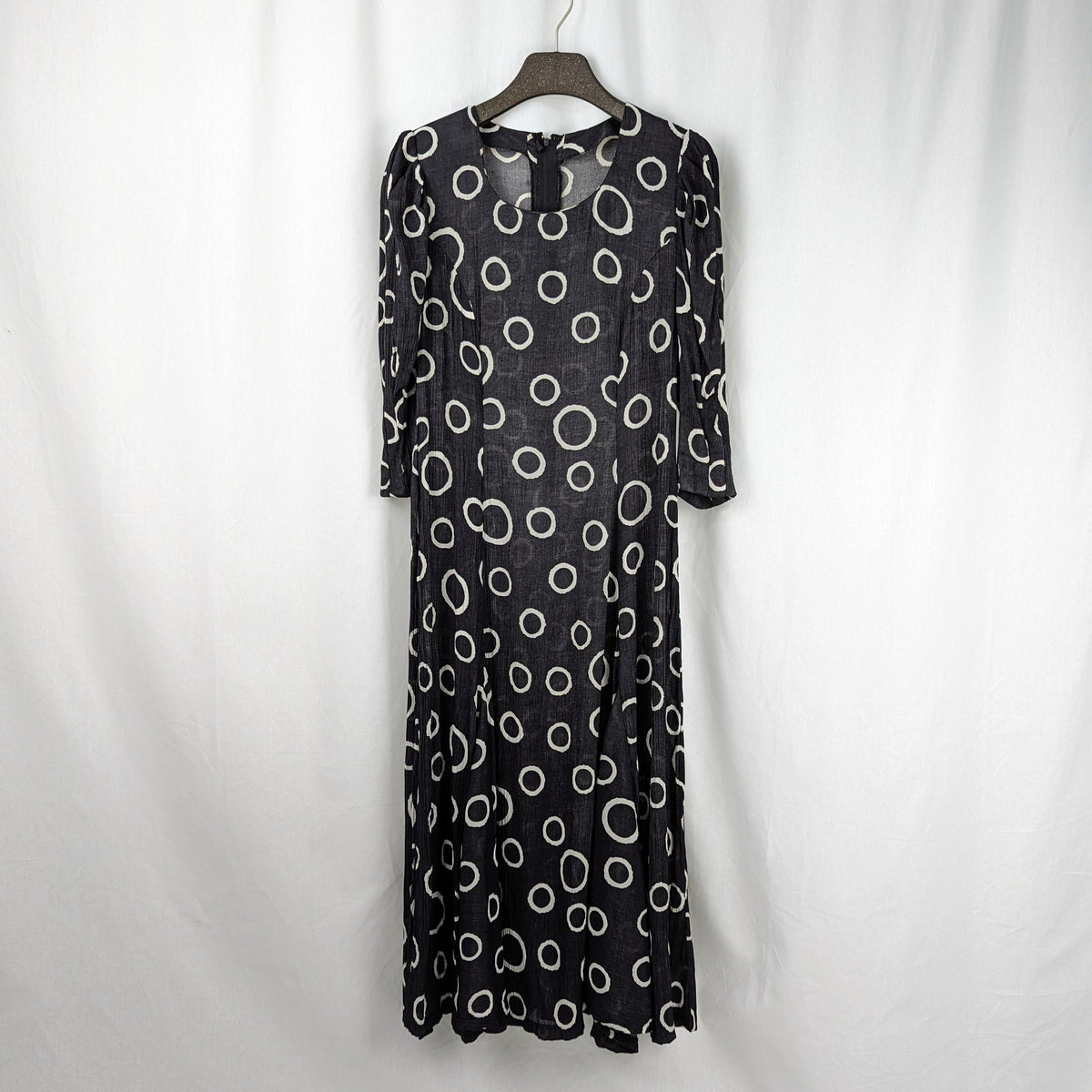 Kuratierter Vintage Onlineshop nachhaltige Secondhand Kleidung online kaufen, Online Shop Vintage, Vintage Online Shop, Second Hand Online Shop, gebraucht, zweite Hand, reused, preloved, Y2K, thriftshop, thriftstore, thrifting, thrift shop, thrift store
