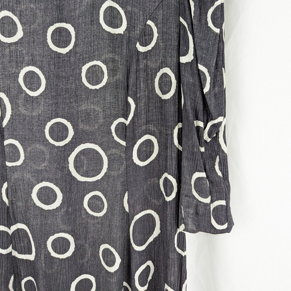 Kuratierter Vintage Onlineshop nachhaltige Secondhand Kleidung online kaufen, Online Shop Vintage, Vintage Online Shop, Second Hand Online Shop, gebraucht, zweite Hand, reused, preloved, Y2K, thriftshop, thriftstore, thrifting, thrift shop, thrift store