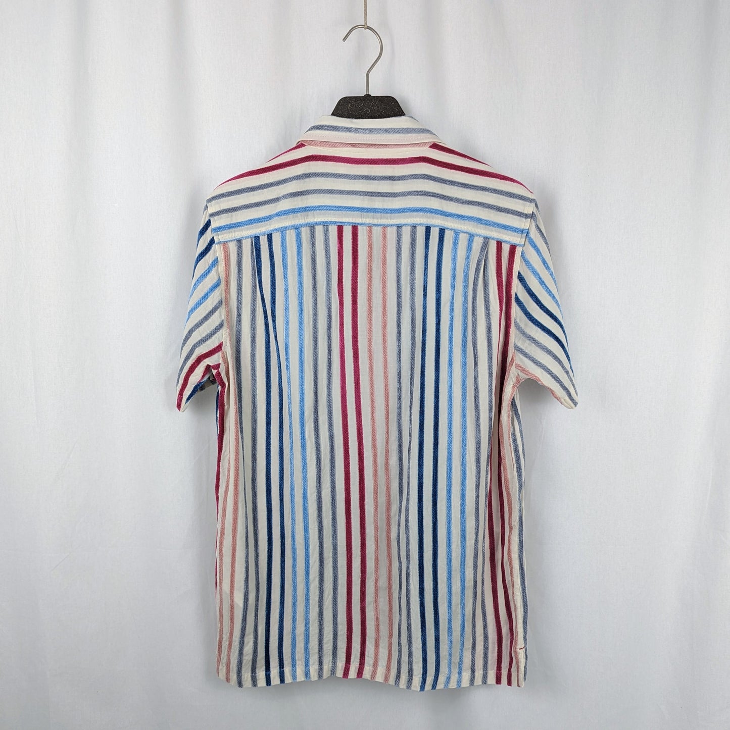 Kuratierter Vintage Onlineshop nachhaltige Secondhand Kleidung online kaufen, Online Shop Vintage, Vintage Online Shop, Second Hand Online Shop, gebraucht, zweite Hand, reused, preloved, Y2K, thriftshop, thriftstore, thrifting, thrift shop, thrift store