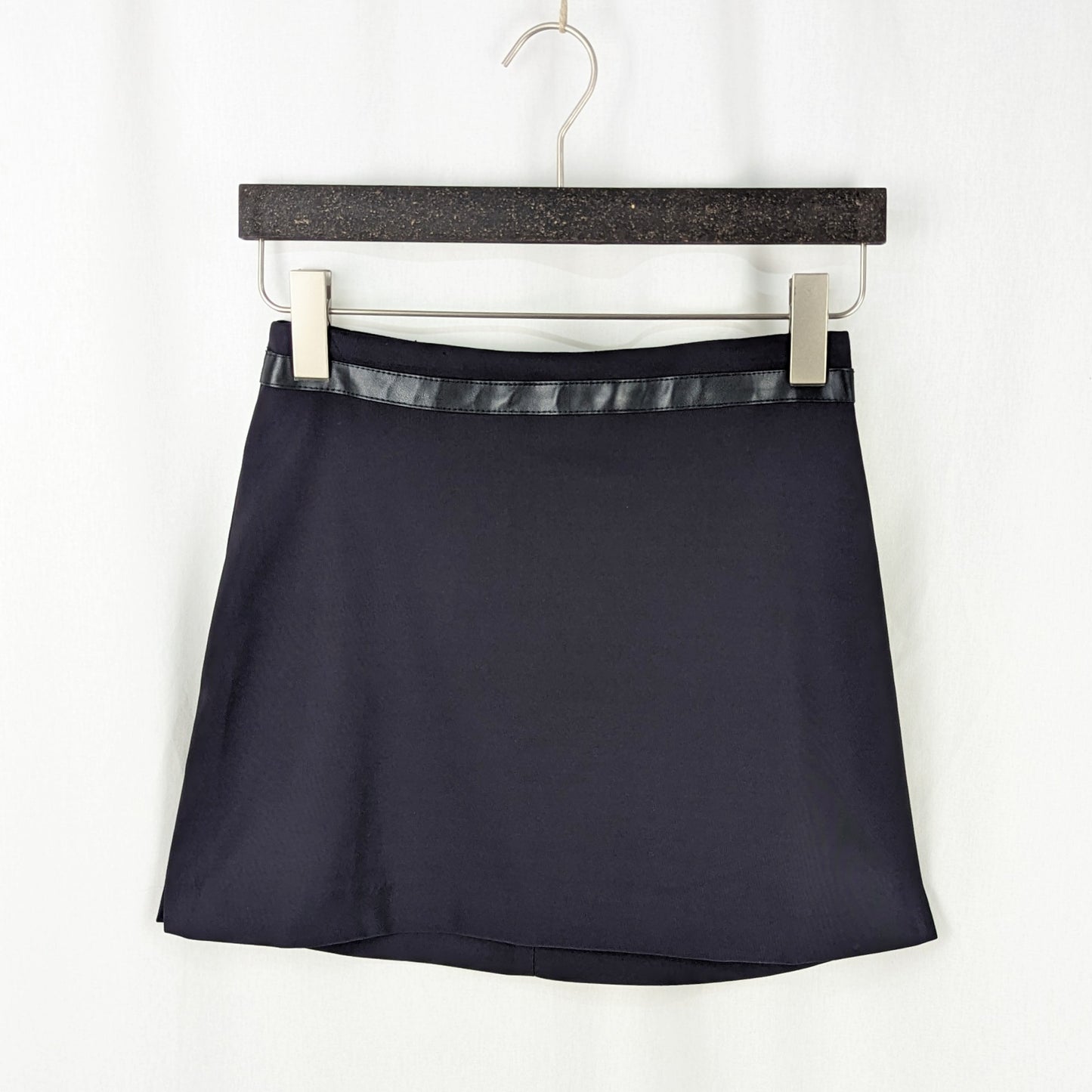 Kuratierter Vintage Onlineshop nachhaltige Secondhand Kleidung online kaufen, Online Shop Vintage, Vintage Online Shop, Second Hand Online Shop, gebraucht, zweite Hand, reused, preloved, Y2K, thriftshop, thriftstore, thrifting, thrift shop, thrift store