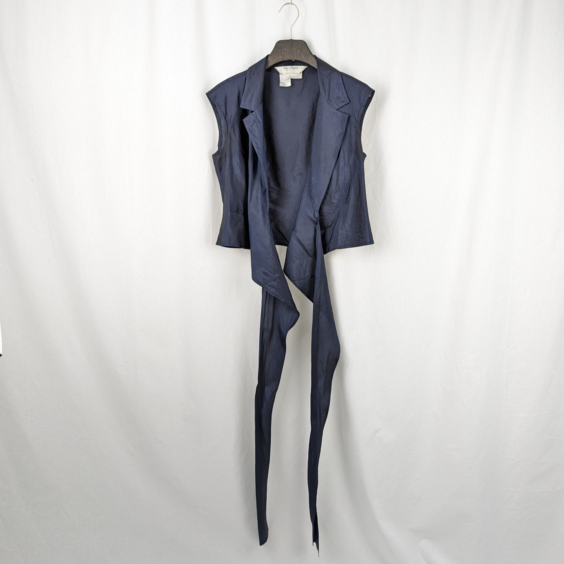 Kuratierter Vintage Onlineshop nachhaltige Secondhand Kleidung online kaufen, Online Shop Vintage, Vintage Online Shop, Second Hand Online Shop, gebraucht, zweite Hand, reused, preloved, Y2K, thriftshop, thriftstore, thrifting, thrift shop, thrift store