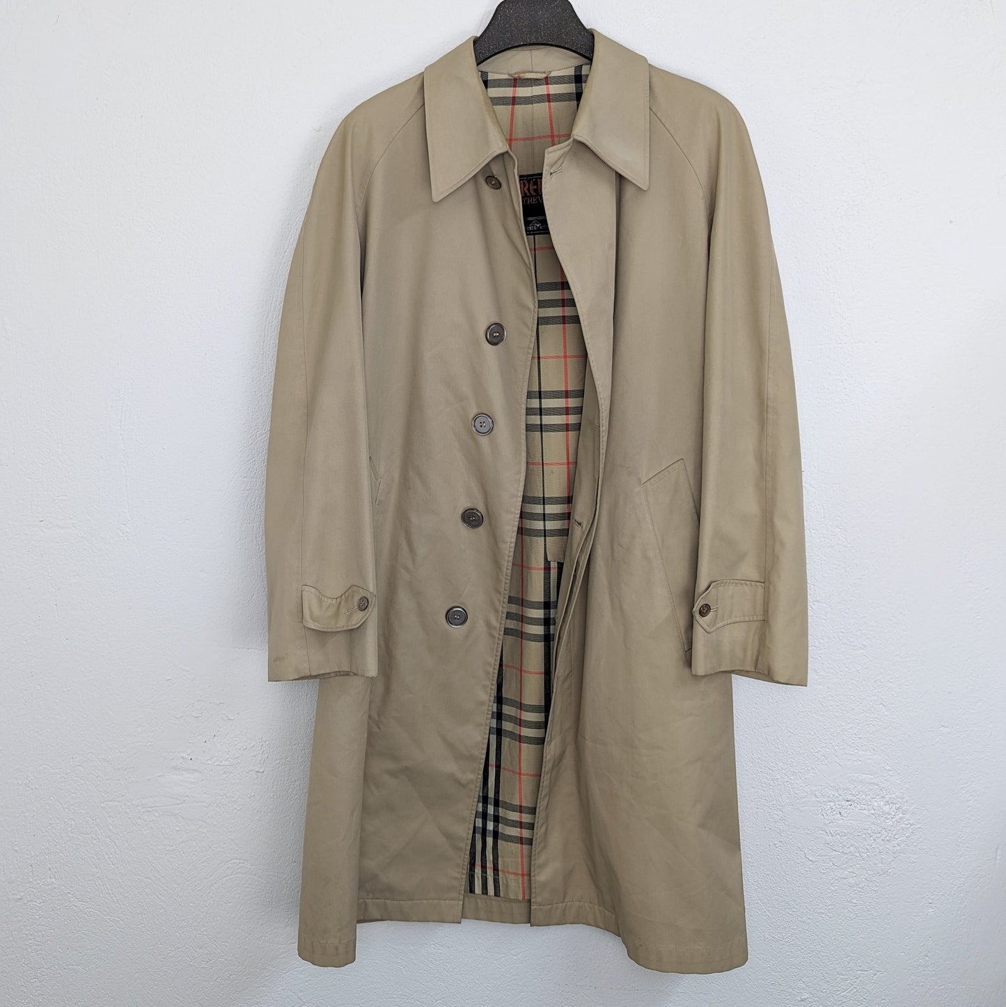 Kuratierter Vintage Onlineshop nachhaltige Secondhand Kleidung online kaufen, Online Shop Vintage, Vintage Online Shop, Second Hand Online Shop, gebraucht, zweite Hand, reused, preloved, Y2K, thriftshop, thriftstore, thrifting, thrift shop, thrift store