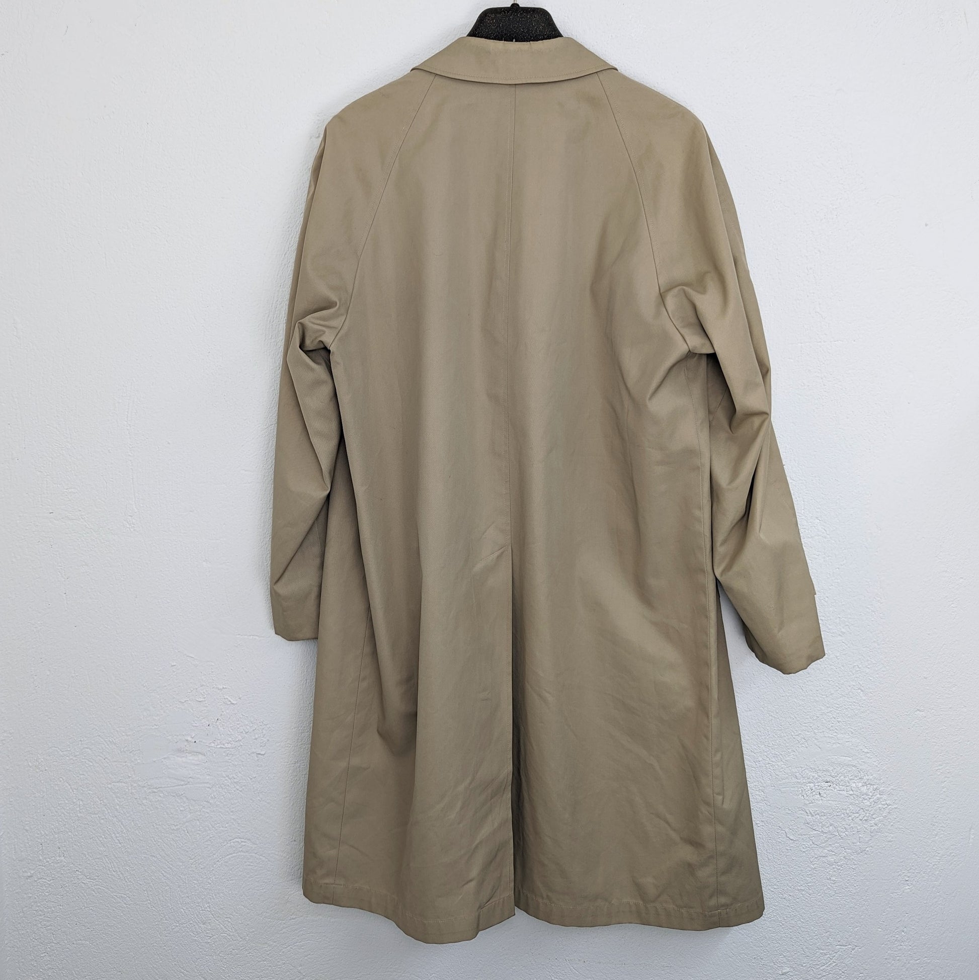 Kuratierter Vintage Onlineshop nachhaltige Secondhand Kleidung online kaufen, Online Shop Vintage, Vintage Online Shop, Second Hand Online Shop, gebraucht, zweite Hand, reused, preloved, Y2K, thriftshop, thriftstore, thrifting, thrift shop, thrift store