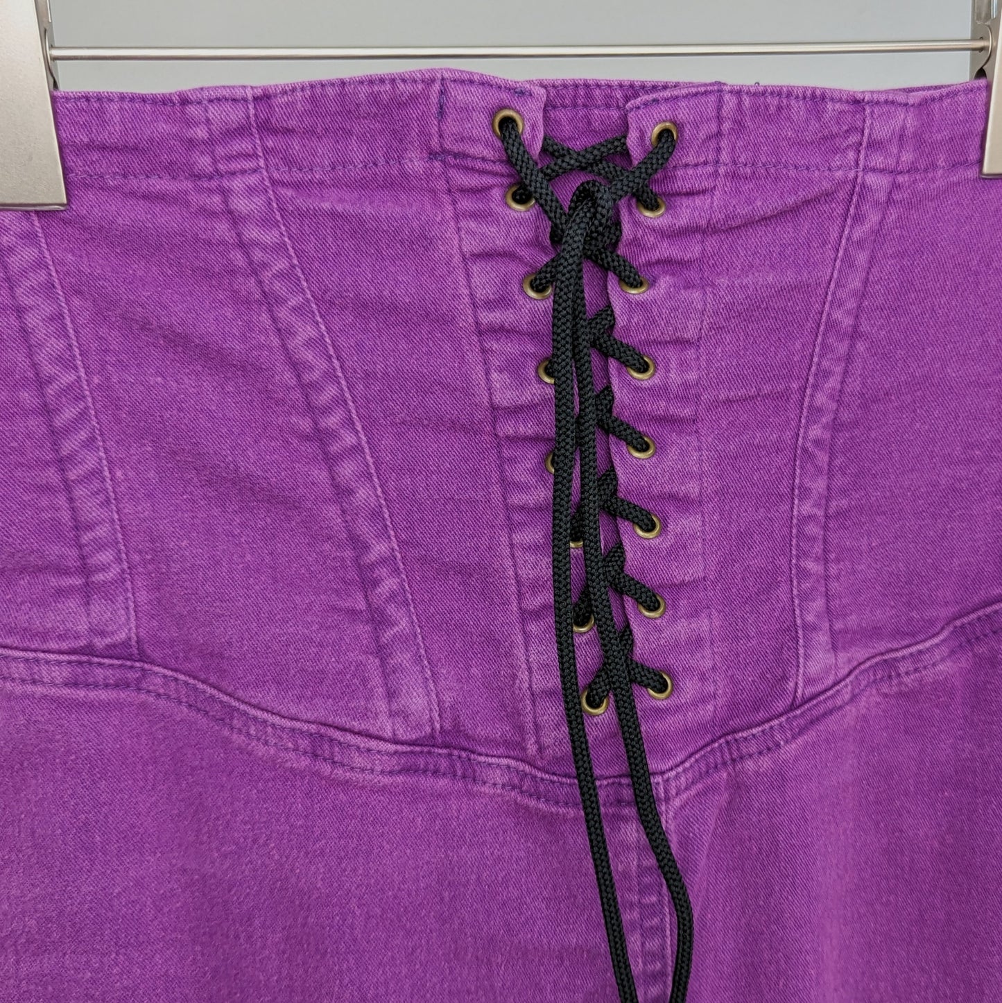 Kuratierter Vintage Onlineshop nachhaltige Secondhand Kleidung online kaufen, Online Shop Vintage, Vintage Online Shop, Second Hand Online Shop, gebraucht, zweite Hand, reused, preloved, Y2K, thriftshop, thriftstore, thrifting, thrift shop, thrift store
