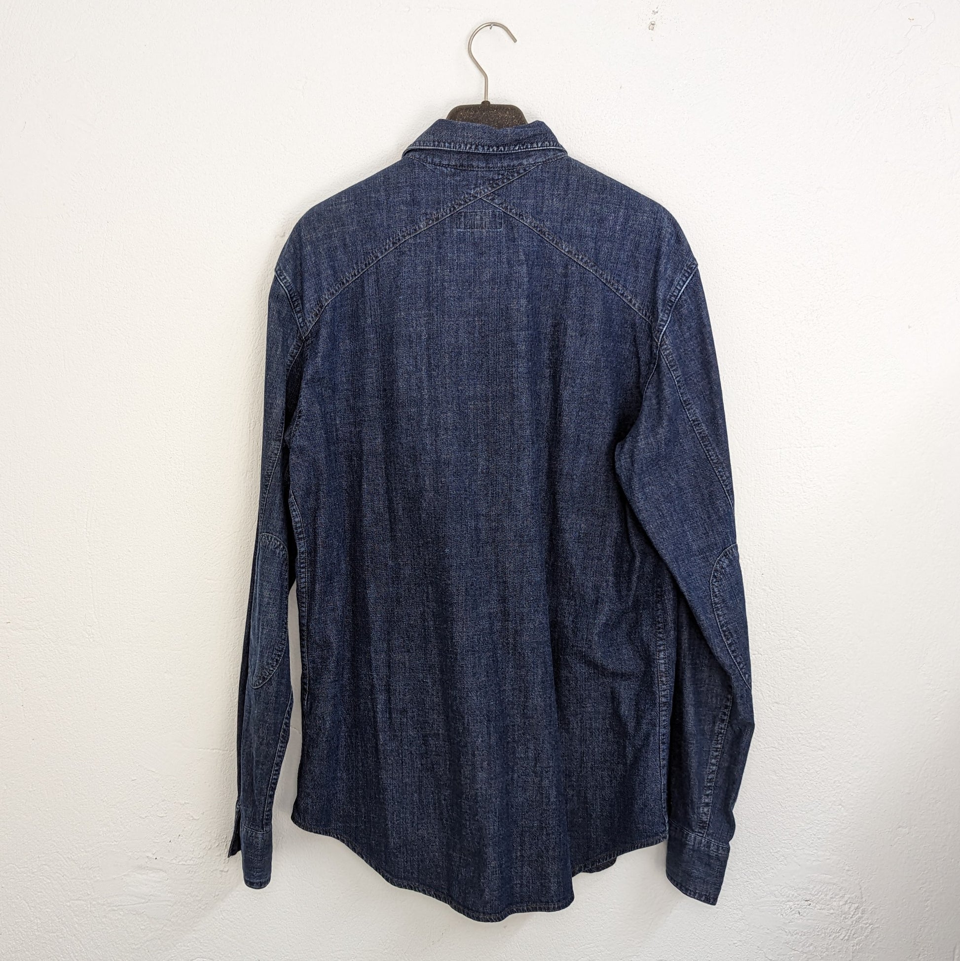 Kuratierter Vintage Onlineshop nachhaltige Secondhand Kleidung online kaufen, Online Shop Vintage, Vintage Online Shop, Second Hand Online Shop, gebraucht, zweite Hand, reused, preloved, Y2K, thriftshop, thriftstore, thrifting, thrift shop, thrift store