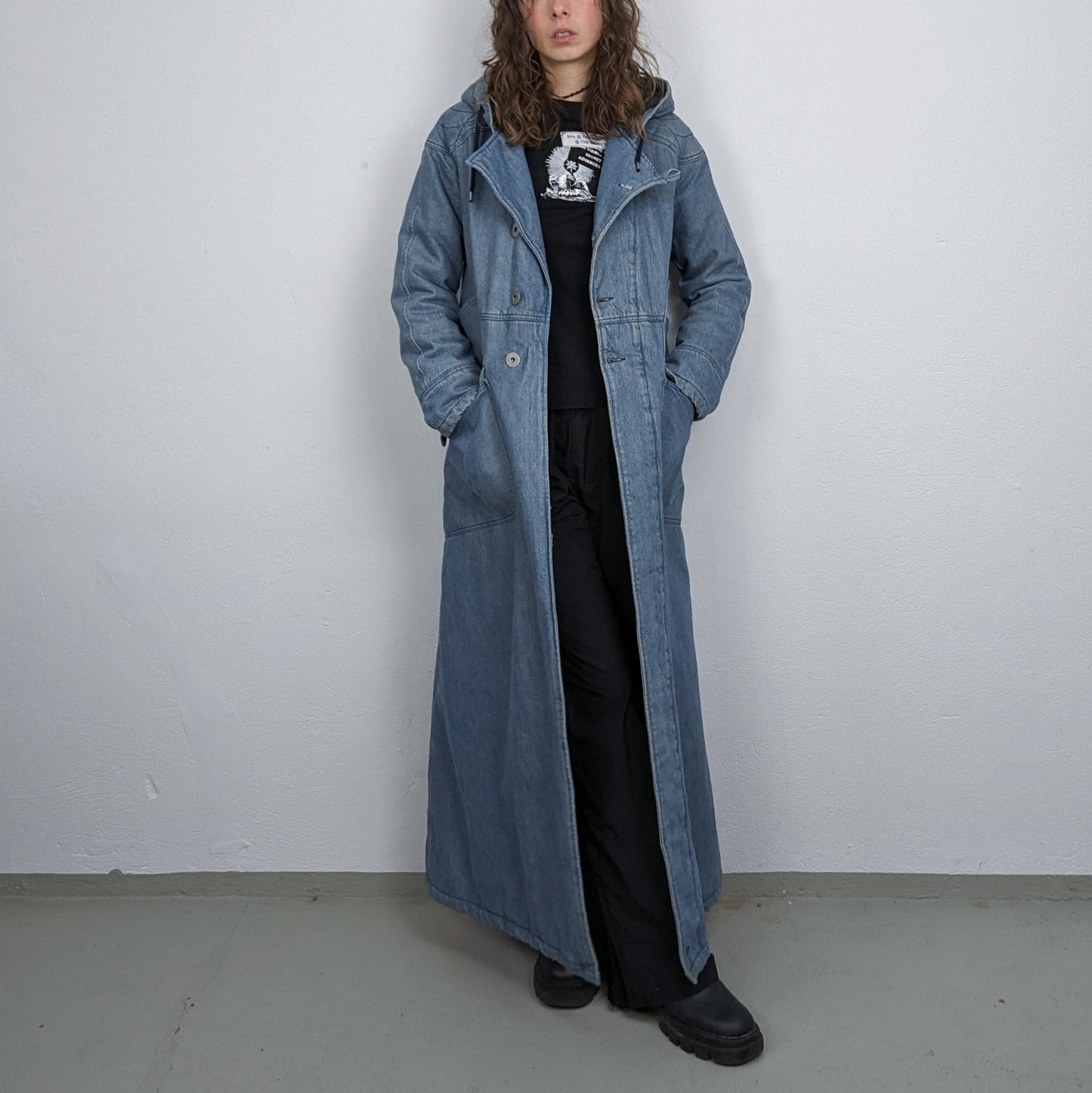 Kuratierter Vintage Onlineshop nachhaltige Secondhand Kleidung online kaufen, Online Shop Vintage, Vintage Online Shop, Second Hand Online Shop, gebraucht, zweite Hand, reused, preloved, Y2K, thriftshop, thriftstore, thrifting, thrift shop, thrift store