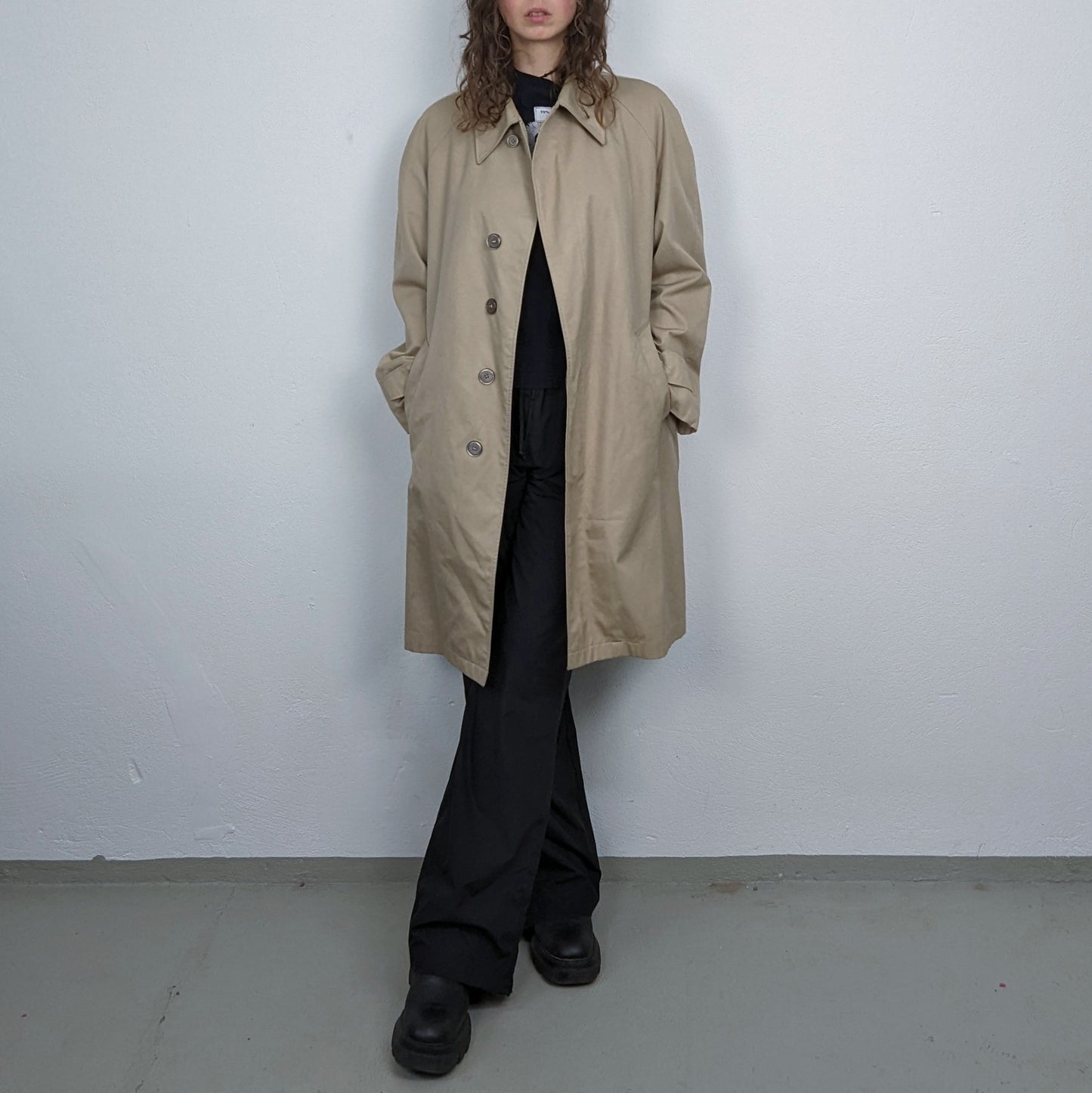Kuratierter Vintage Onlineshop nachhaltige Secondhand Kleidung online kaufen, Online Shop Vintage, Vintage Online Shop, Second Hand Online Shop, gebraucht, zweite Hand, reused, preloved, Y2K, thriftshop, thriftstore, thrifting, thrift shop, thrift store