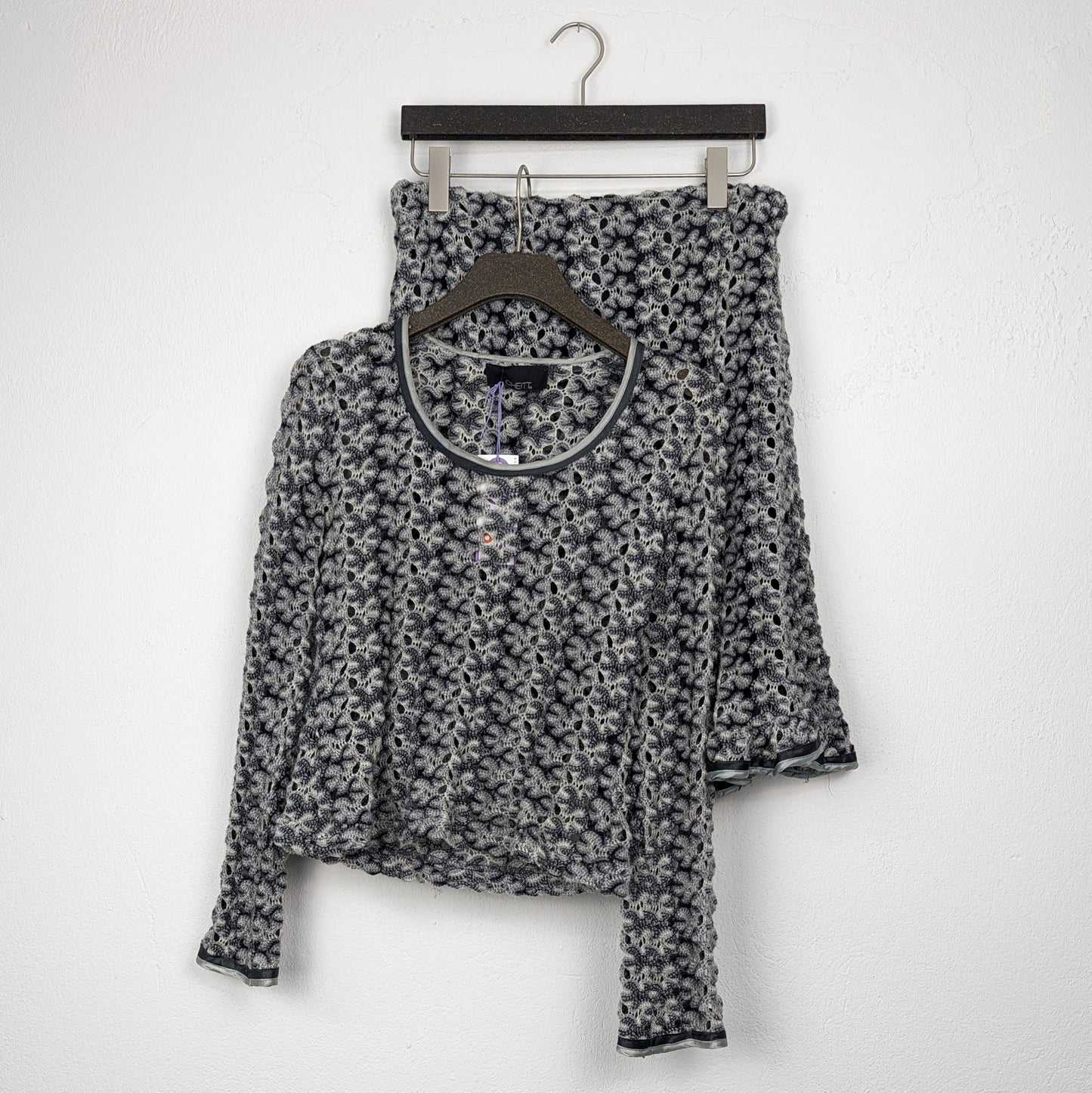 Kuratierter Vintage Onlineshop nachhaltige Secondhand Kleidung online kaufen, Online Shop Vintage, Vintage Online Shop, Second Hand Online Shop, gebraucht, zweite Hand, reused, preloved, Y2K, thriftshop, thriftstore, thrifting, thrift shop, thrift store