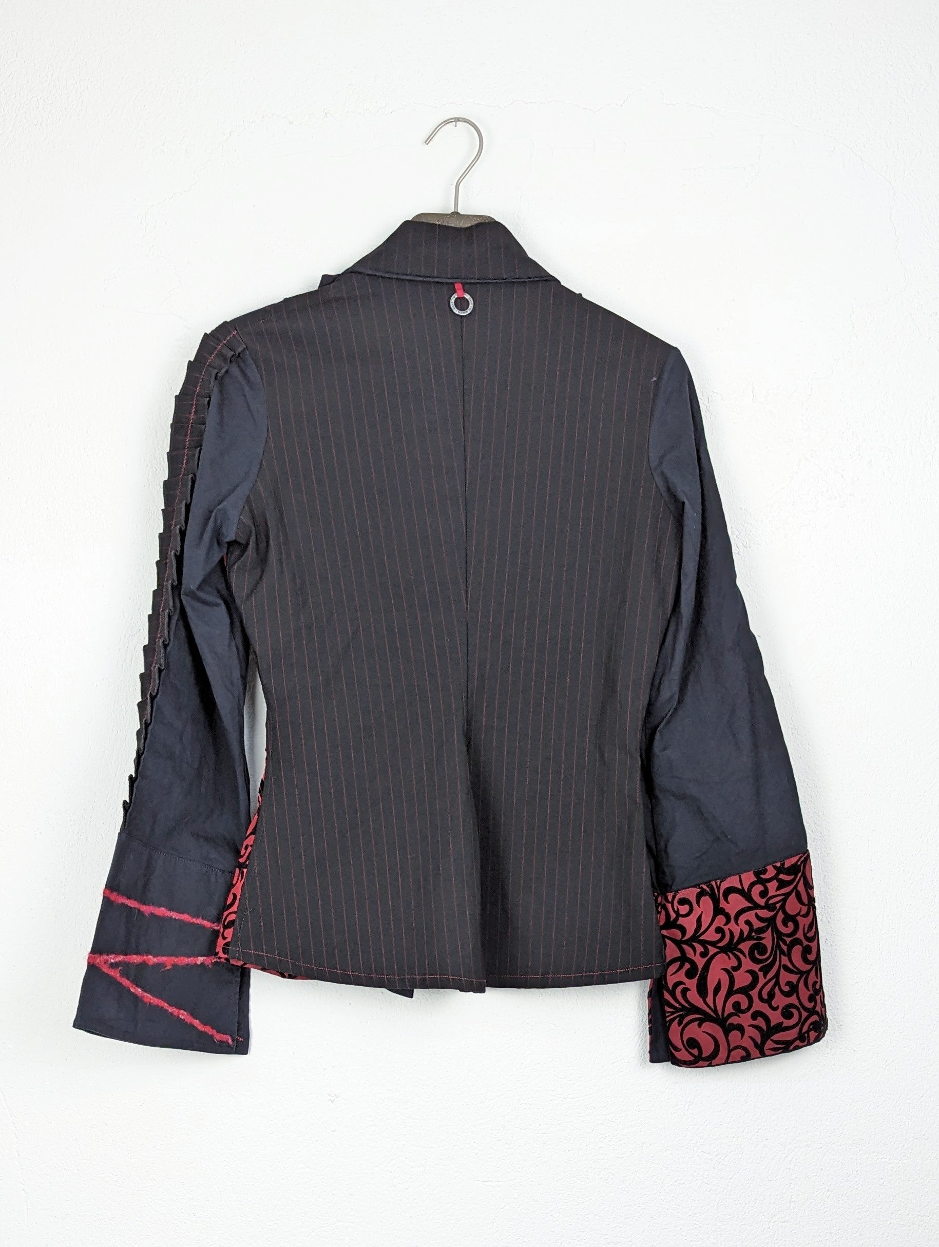 Kuratierter Vintage Onlineshop nachhaltige Secondhand Kleidung online kaufen, Online Shop Vintage, Vintage Online Shop, Second Hand Online Shop, gebraucht, zweite Hand, reused, preloved, Y2K, thriftshop, thriftstore, thrifting, thrift shop, thrift store