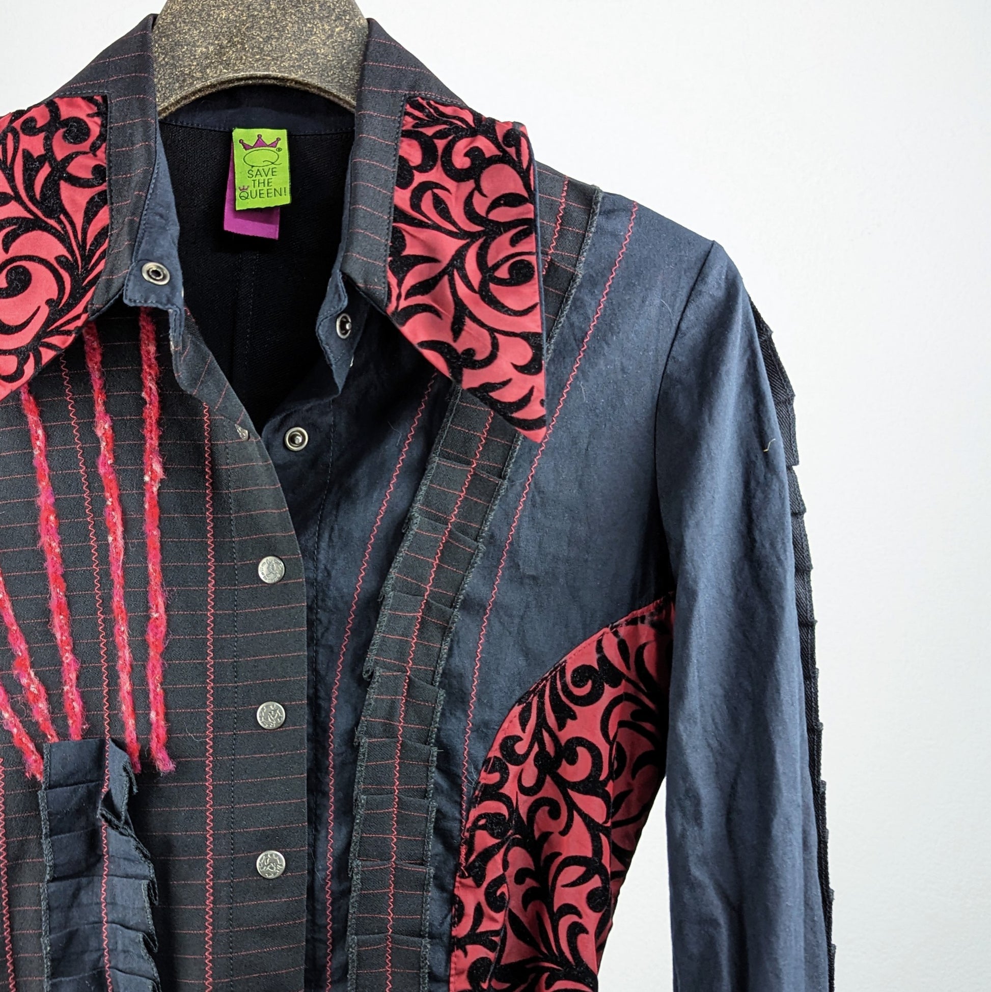 Kuratierter Vintage Onlineshop nachhaltige Secondhand Kleidung online kaufen, Online Shop Vintage, Vintage Online Shop, Second Hand Online Shop, gebraucht, zweite Hand, reused, preloved, Y2K, thriftshop, thriftstore, thrifting, thrift shop, thrift store