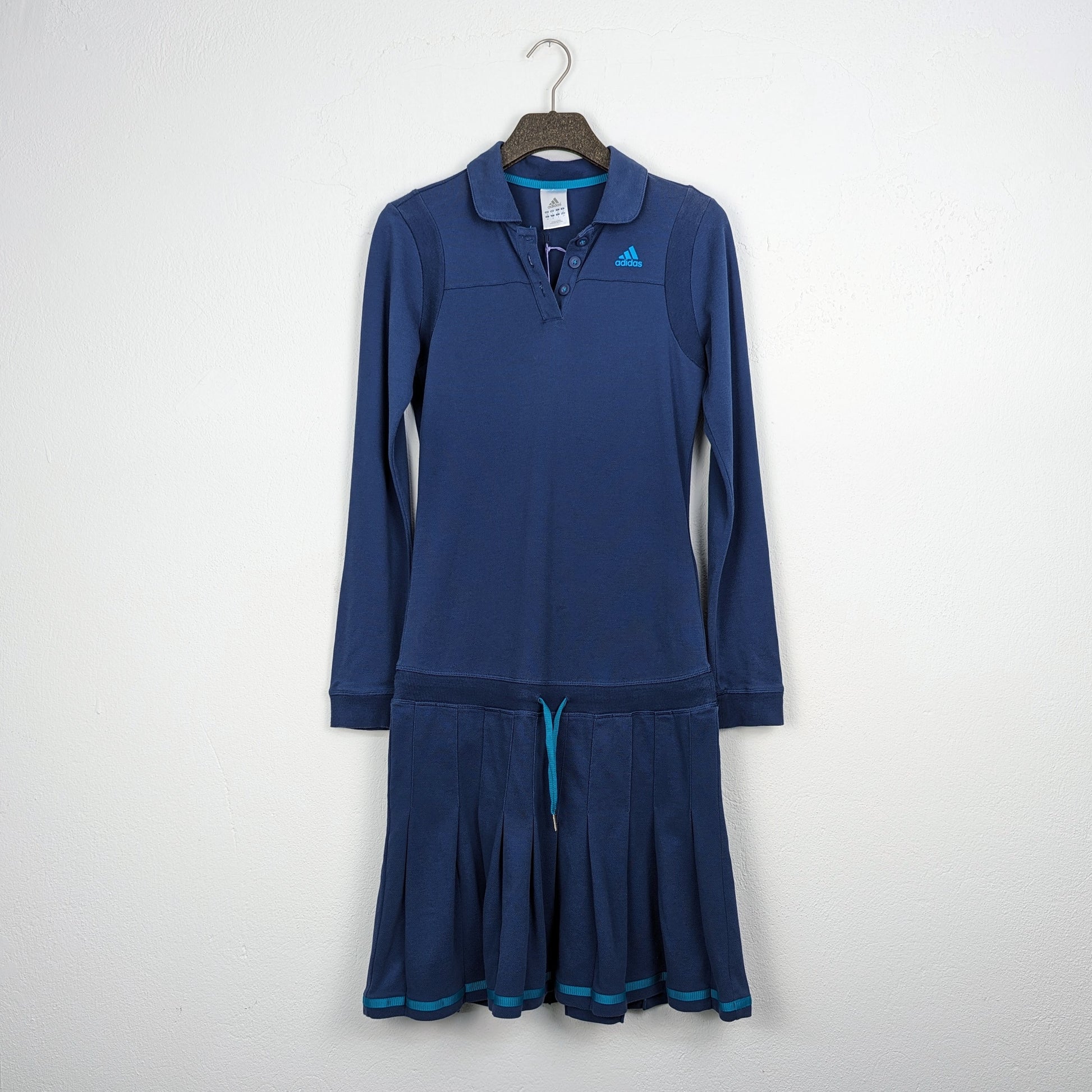Kuratierter Vintage Onlineshop nachhaltige Secondhand Kleidung online kaufen, Online Shop Vintage, Vintage Online Shop, Second Hand Online Shop, gebraucht, zweite Hand, reused, preloved, Y2K, thriftshop, thriftstore, thrifting, thrift shop, thrift store