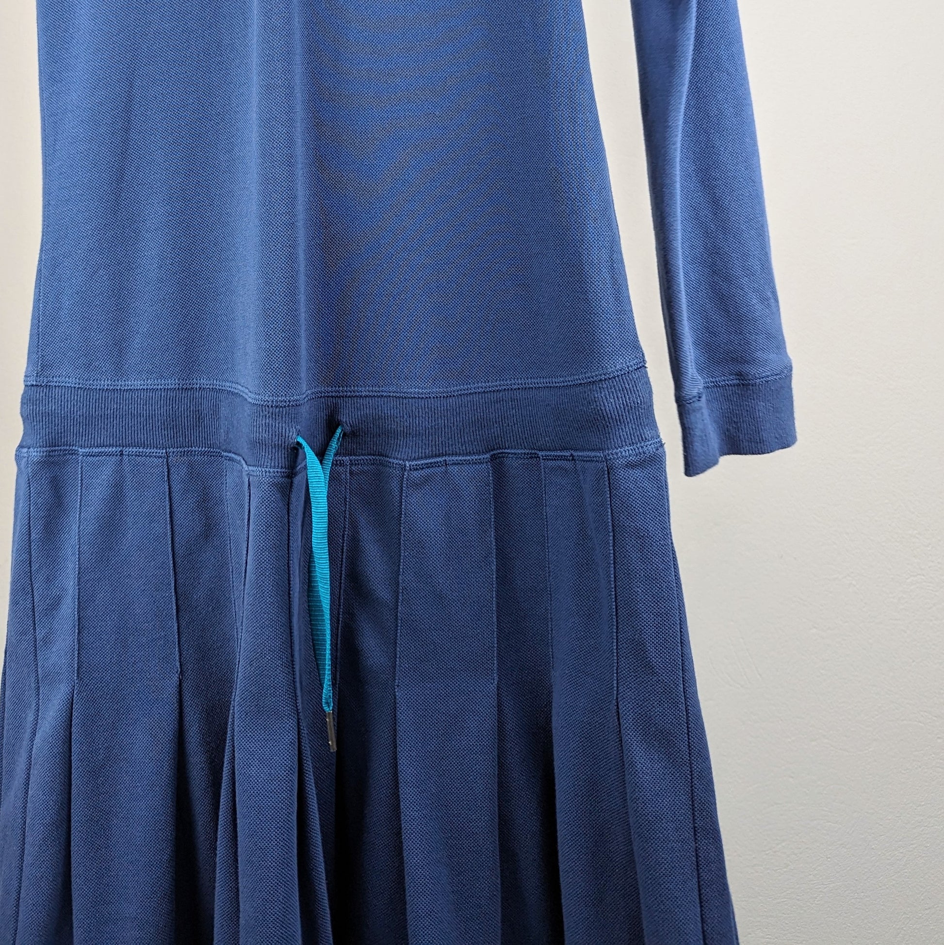 Kuratierter Vintage Onlineshop nachhaltige Secondhand Kleidung online kaufen, Online Shop Vintage, Vintage Online Shop, Second Hand Online Shop, gebraucht, zweite Hand, reused, preloved, Y2K, thriftshop, thriftstore, thrifting, thrift shop, thrift store