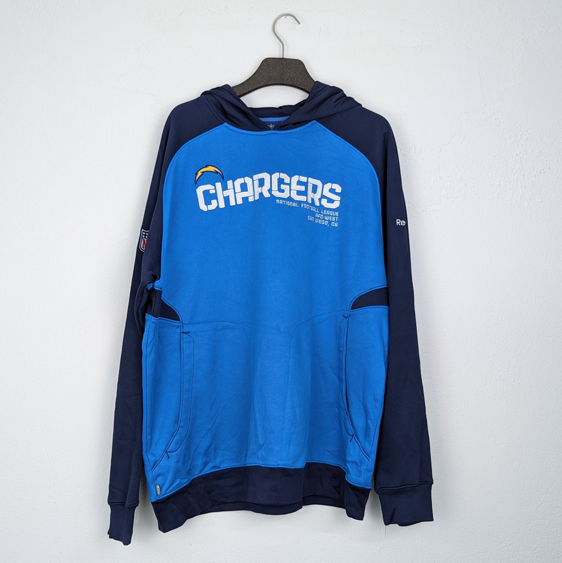 Kuratierter Vintage Onlineshop nachhaltige Secondhand Kleidung online kaufen, Online Shop Vintage, Vintage Online Shop, Second Hand Online Shop, gebraucht, zweite Hand, reused, preloved, Y2K, thriftshop, thriftstore, thrifting, thrift shop, thrift store