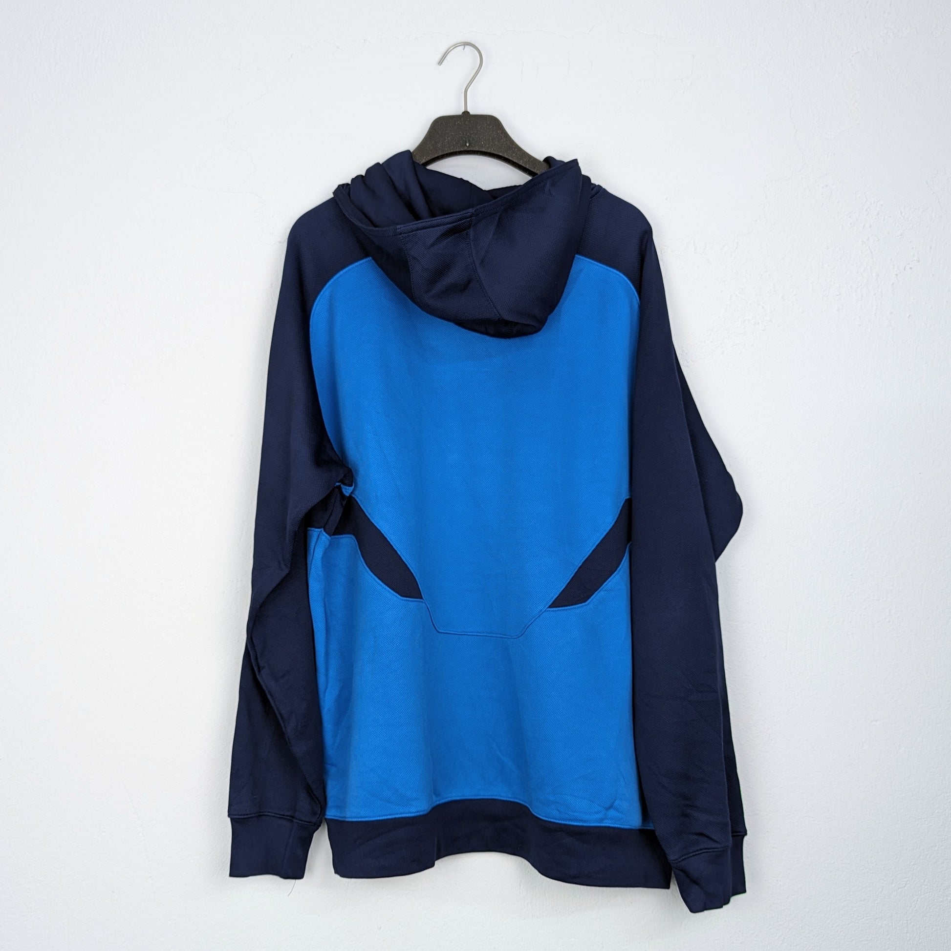 Kuratierter Vintage Onlineshop nachhaltige Secondhand Kleidung online kaufen, Online Shop Vintage, Vintage Online Shop, Second Hand Online Shop, gebraucht, zweite Hand, reused, preloved, Y2K, thriftshop, thriftstore, thrifting, thrift shop, thrift store