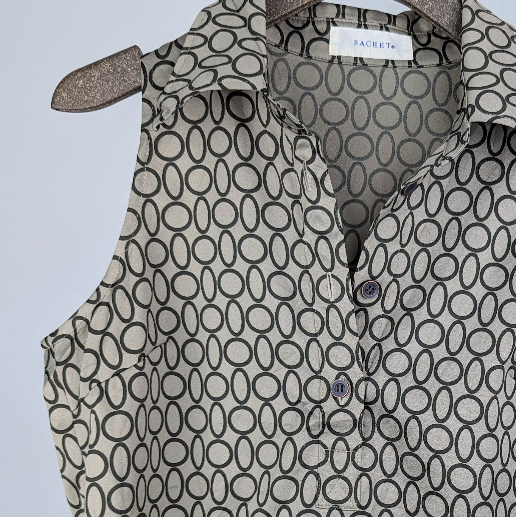 Kuratierter Vintage Onlineshop nachhaltige Secondhand Kleidung online kaufen, Online Shop Vintage, Vintage Online Shop, Second Hand Online Shop, gebraucht, zweite Hand, reused, preloved, Y2K, thriftshop, thriftstore, thrifting, thrift shop, thrift store