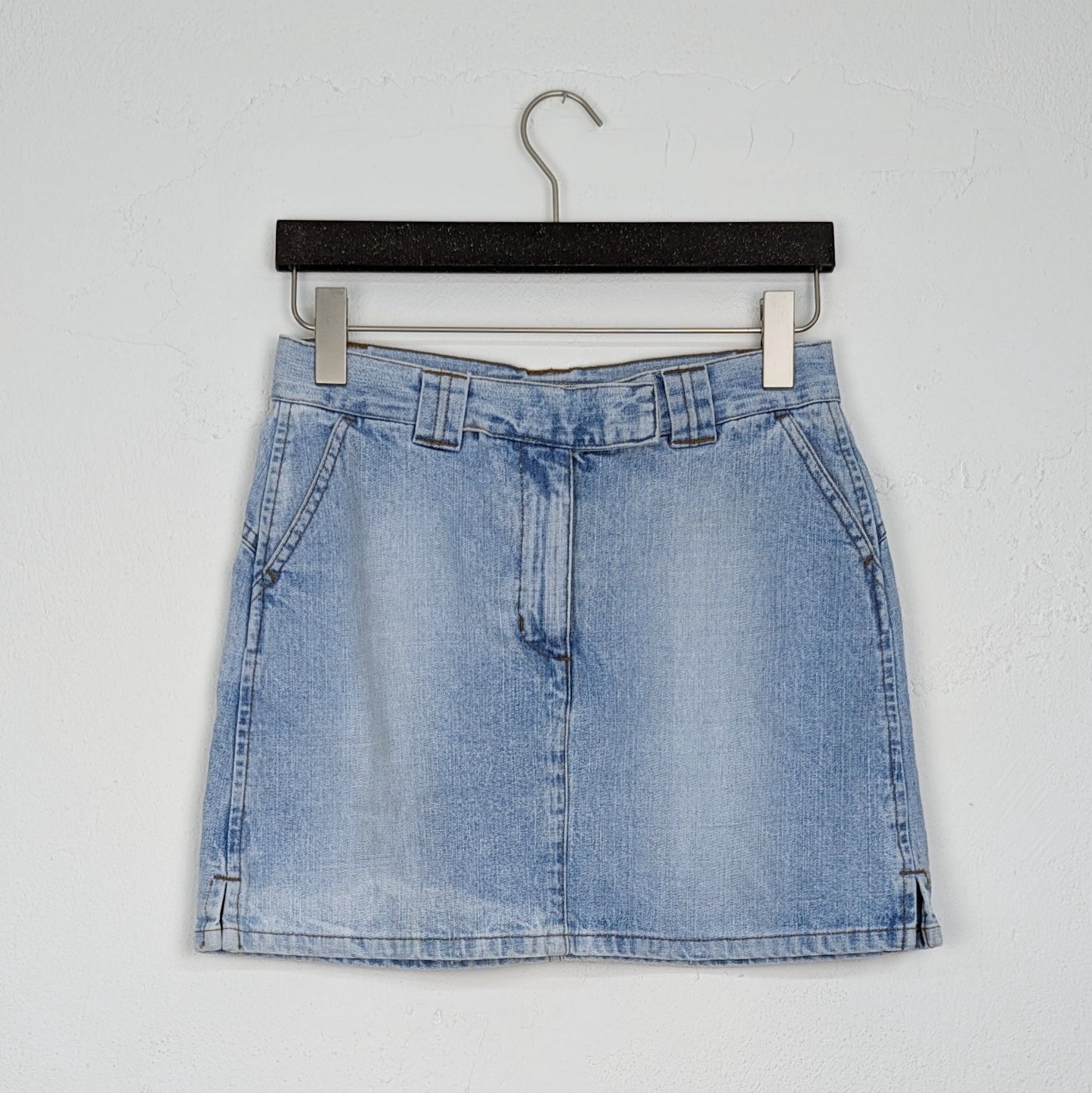 Kuratierter Vintage Onlineshop nachhaltige Secondhand Kleidung online kaufen, Online Shop Vintage, Vintage Online Shop, Second Hand Online Shop, gebraucht, zweite Hand, reused, preloved, Y2K, thriftshop, thriftstore, thrifting, thrift shop, thrift store