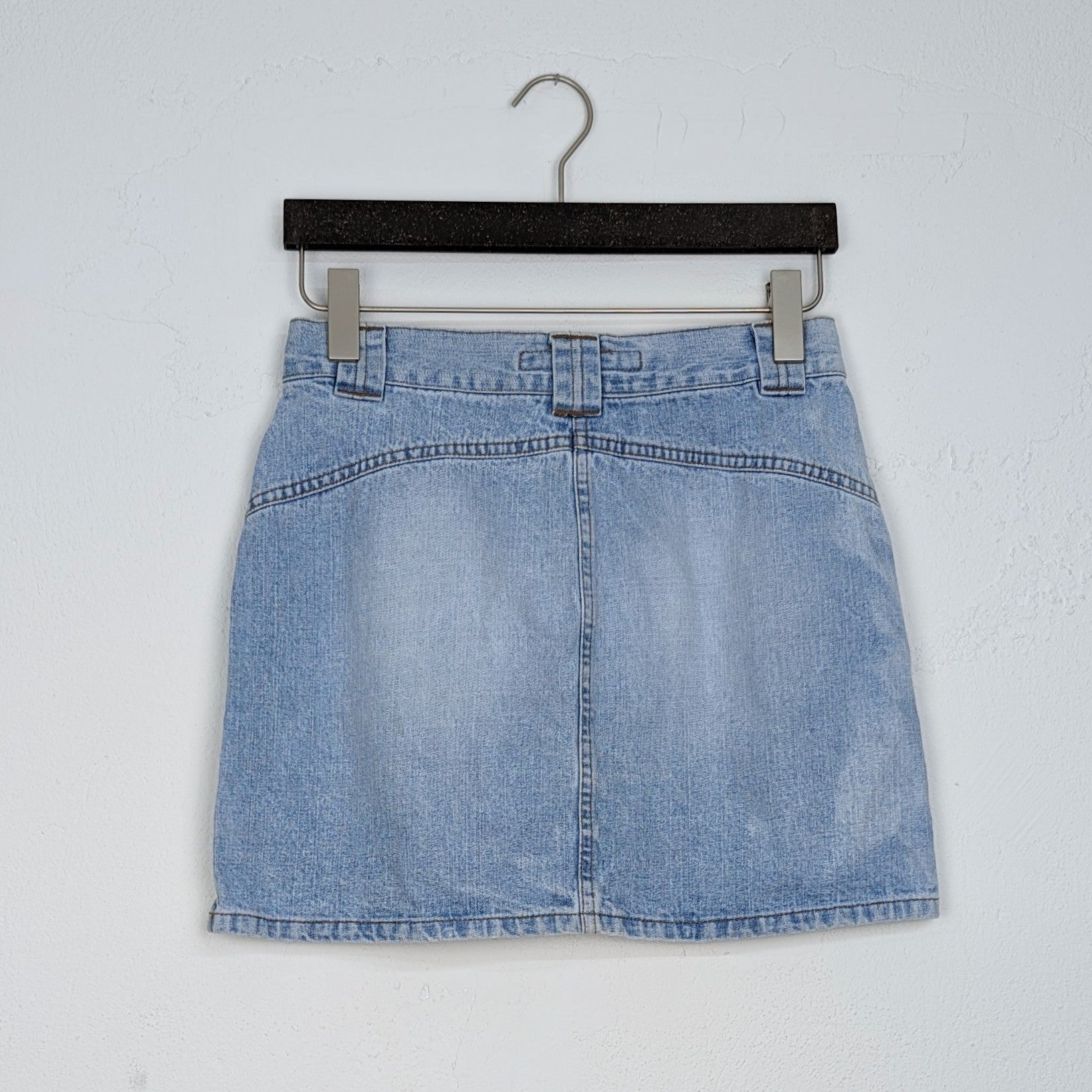 Kuratierter Vintage Onlineshop nachhaltige Secondhand Kleidung online kaufen, Online Shop Vintage, Vintage Online Shop, Second Hand Online Shop, gebraucht, zweite Hand, reused, preloved, Y2K, thriftshop, thriftstore, thrifting, thrift shop, thrift store