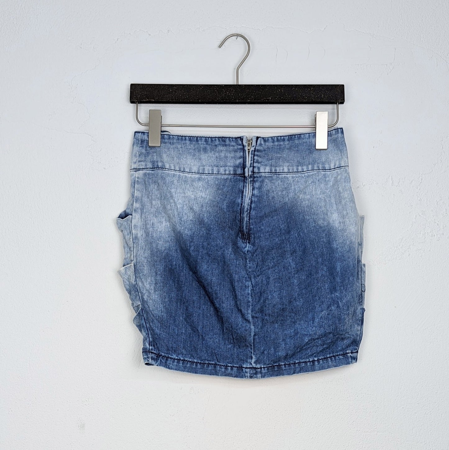 Kuratierter Vintage Onlineshop nachhaltige Secondhand Kleidung online kaufen, Online Shop Vintage, Vintage Online Shop, Second Hand Online Shop, gebraucht, zweite Hand, reused, preloved, Y2K, thriftshop, thriftstore, thrifting, thrift shop, thrift store