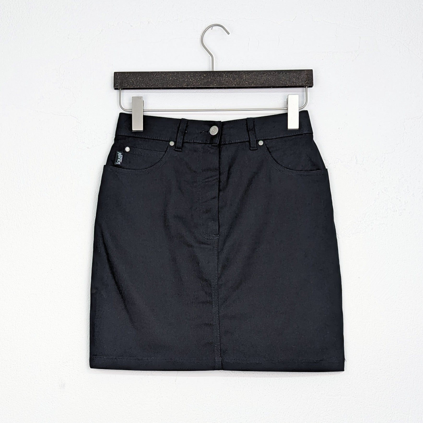 Kuratierter Vintage Onlineshop nachhaltige Secondhand Kleidung online kaufen, Online Shop Vintage, Vintage Online Shop, Second Hand Online Shop, gebraucht, zweite Hand, reused, preloved, Y2K, thriftshop, thriftstore, thrifting, thrift shop, thrift store