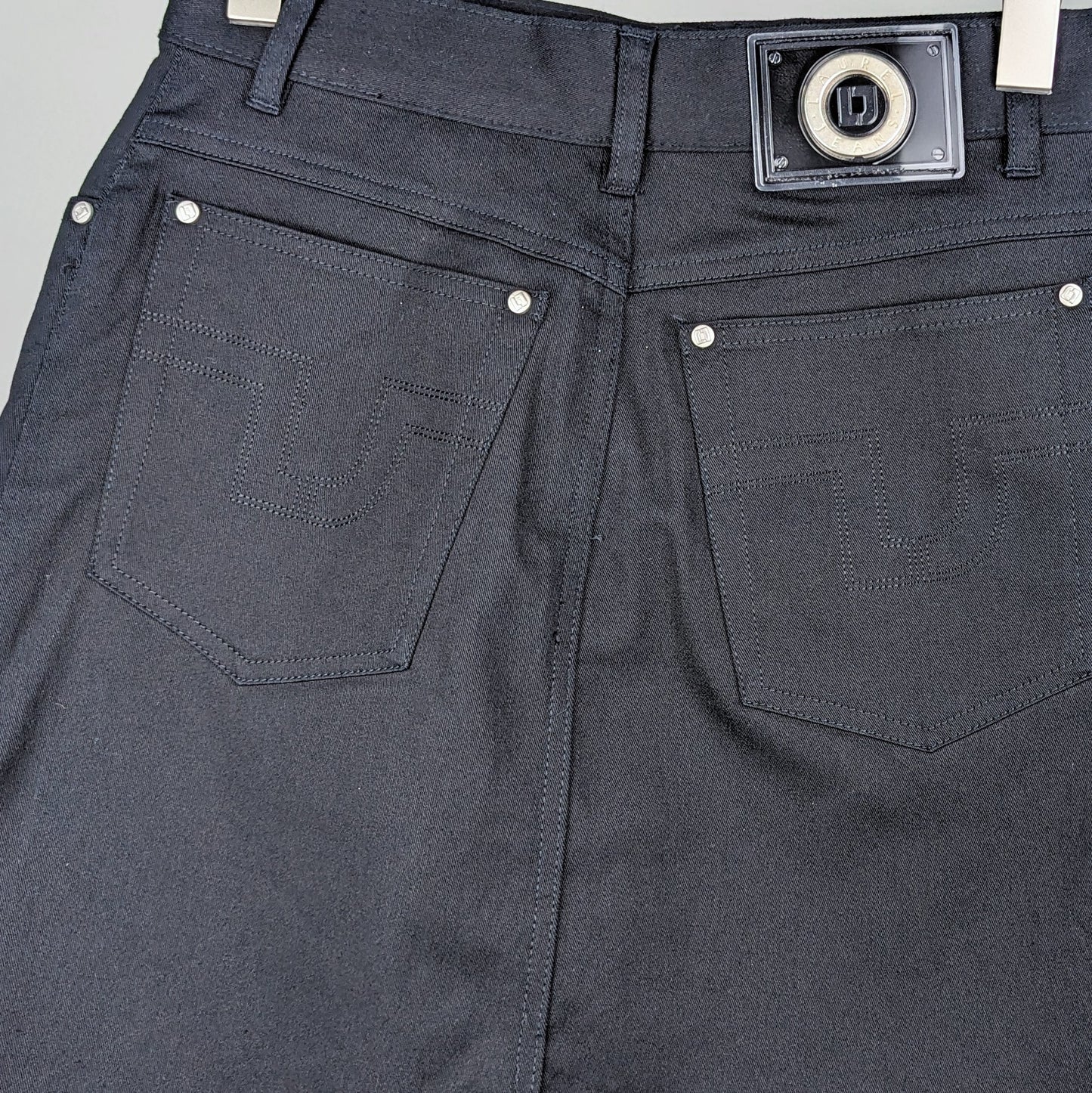 Kuratierter Vintage Onlineshop nachhaltige Secondhand Kleidung online kaufen, Online Shop Vintage, Vintage Online Shop, Second Hand Online Shop, gebraucht, zweite Hand, reused, preloved, Y2K, thriftshop, thriftstore, thrifting, thrift shop, thrift store