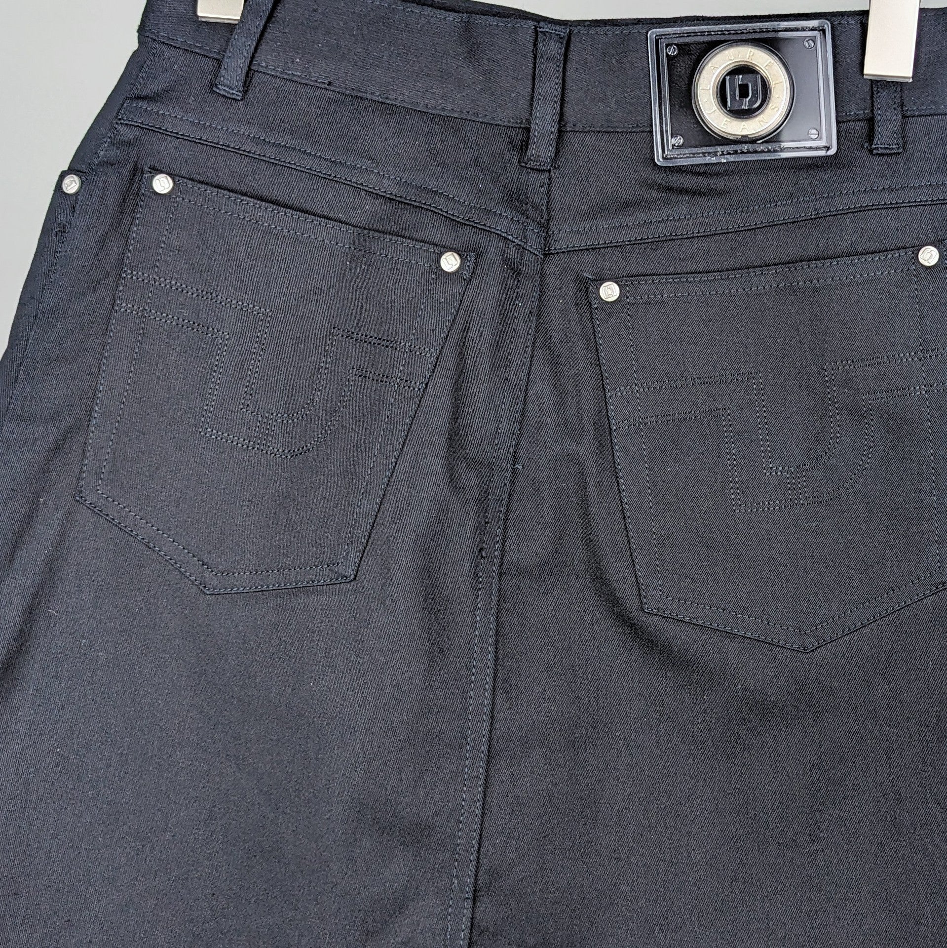 Kuratierter Vintage Onlineshop nachhaltige Secondhand Kleidung online kaufen, Online Shop Vintage, Vintage Online Shop, Second Hand Online Shop, gebraucht, zweite Hand, reused, preloved, Y2K, thriftshop, thriftstore, thrifting, thrift shop, thrift store