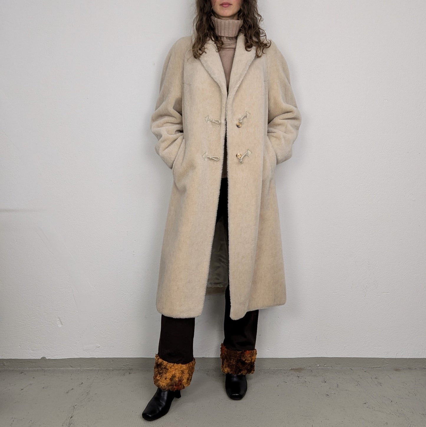 Kuratierter Vintage Onlineshop nachhaltige Secondhand Kleidung online kaufen, Online Shop Vintage, Vintage Online Shop, Second Hand Online Shop, gebraucht, zweite Hand, reused, preloved, Y2K, thriftshop, thriftstore, thrifting, thrift shop, thrift store