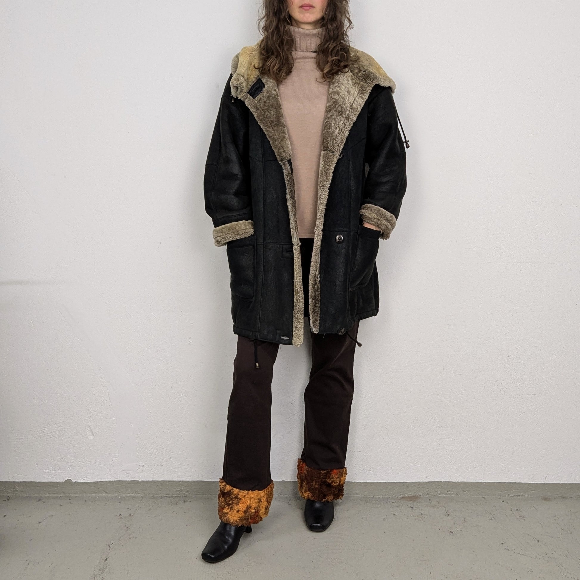 Kuratierter Vintage Onlineshop nachhaltige Secondhand Kleidung online kaufen, Online Shop Vintage, Vintage Online Shop, Second Hand Online Shop, gebraucht, zweite Hand, reused, preloved, Y2K, thriftshop, thriftstore, thrifting, thrift shop, thrift store