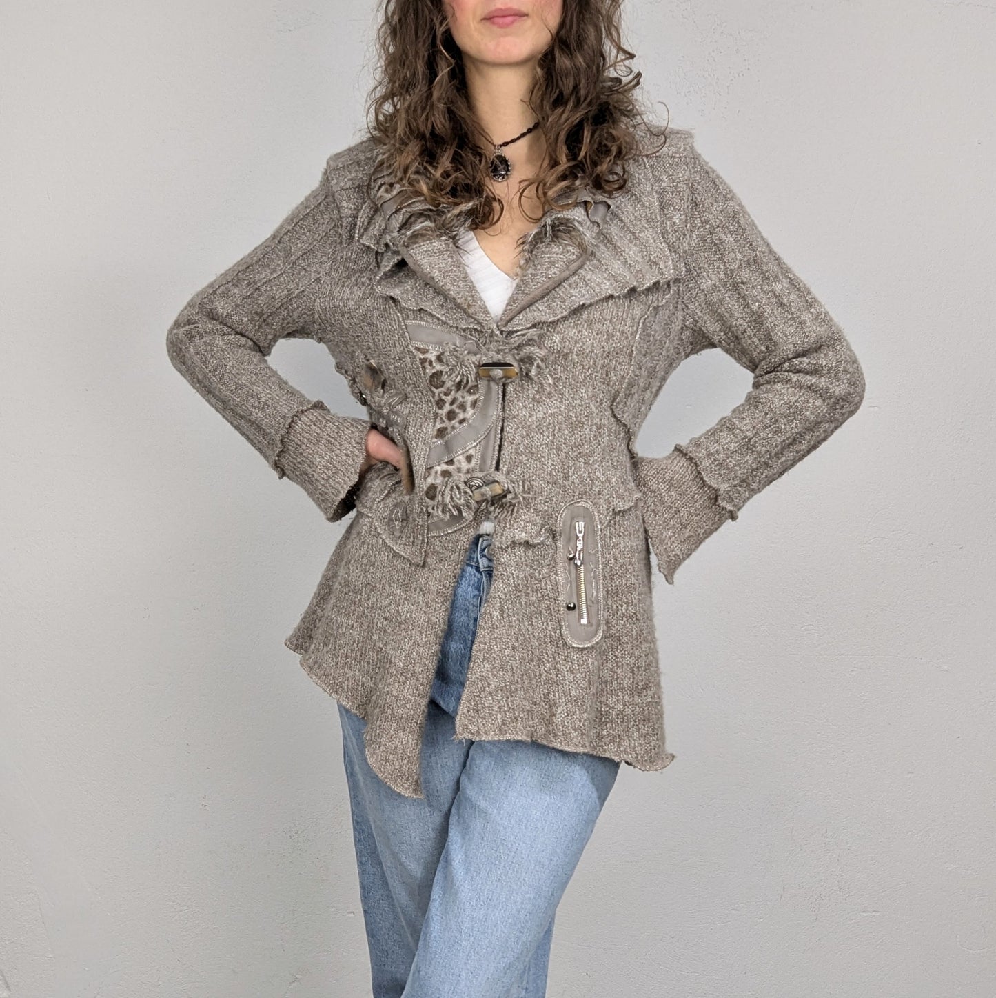 Kuratierter Vintage Onlineshop nachhaltige Secondhand Kleidung online kaufen, Online Shop Vintage, Vintage Online Shop, Second Hand Online Shop, gebraucht, zweite Hand, reused, preloved, Y2K, thriftshop, thriftstore, thrifting, thrift shop, thrift store