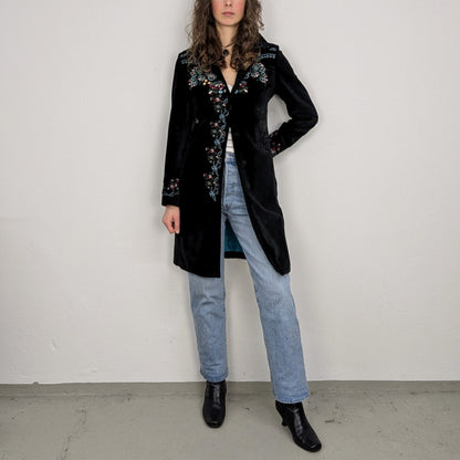 Kuratierter Vintage Onlineshop nachhaltige Secondhand Kleidung online kaufen, Online Shop Vintage, Vintage Online Shop, Second Hand Online Shop, gebraucht, zweite Hand, reused, preloved, Y2K, thriftshop, thriftstore, thrifting, thrift shop, thrift store