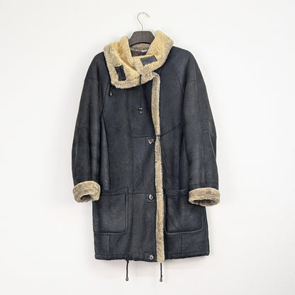 Kuratierter Vintage Onlineshop nachhaltige Secondhand Kleidung online kaufen, Online Shop Vintage, Vintage Online Shop, Second Hand Online Shop, gebraucht, zweite Hand, reused, preloved, Y2K, thriftshop, thriftstore, thrifting, thrift shop, thrift store