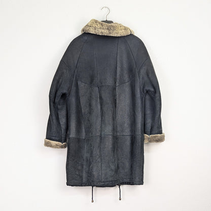 Kuratierter Vintage Onlineshop nachhaltige Secondhand Kleidung online kaufen, Online Shop Vintage, Vintage Online Shop, Second Hand Online Shop, gebraucht, zweite Hand, reused, preloved, Y2K, thriftshop, thriftstore, thrifting, thrift shop, thrift store