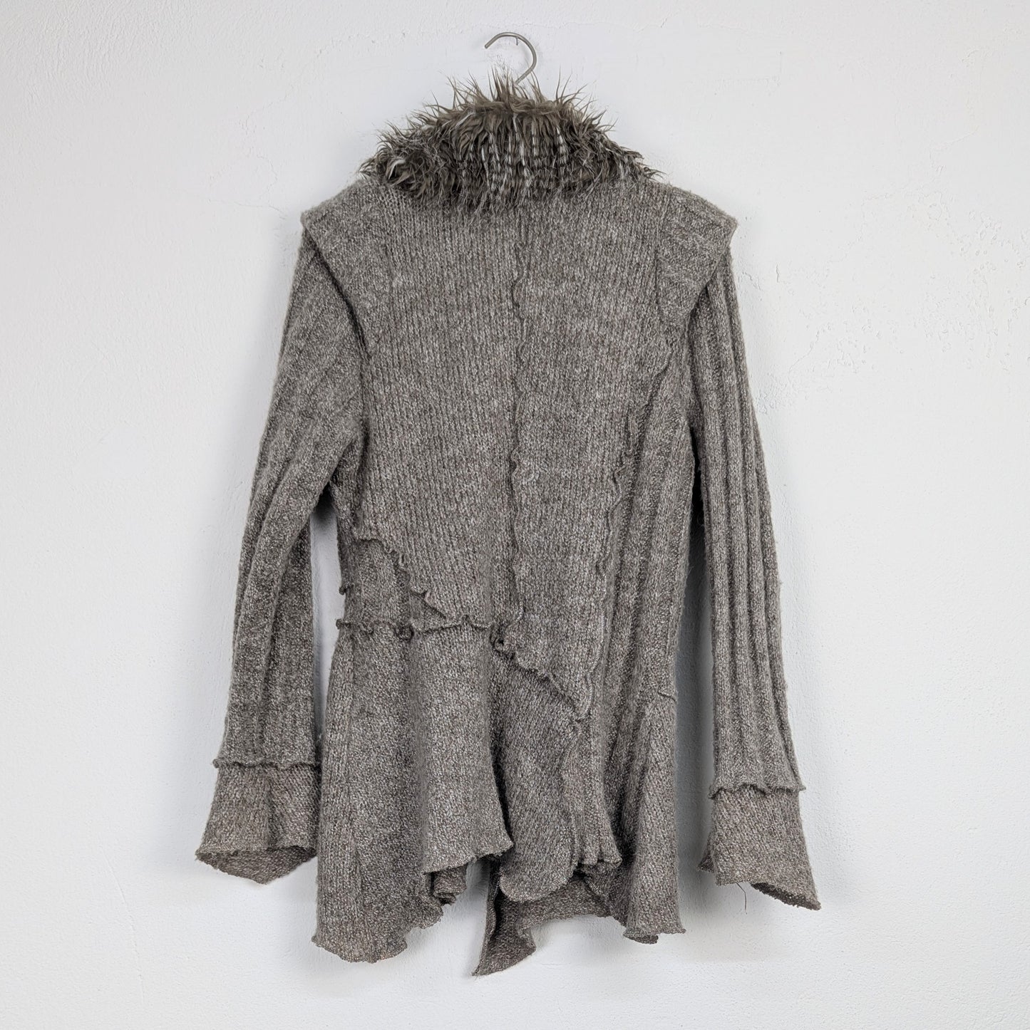 Kuratierter Vintage Onlineshop nachhaltige Secondhand Kleidung online kaufen, Online Shop Vintage, Vintage Online Shop, Second Hand Online Shop, gebraucht, zweite Hand, reused, preloved, Y2K, thriftshop, thriftstore, thrifting, thrift shop, thrift store