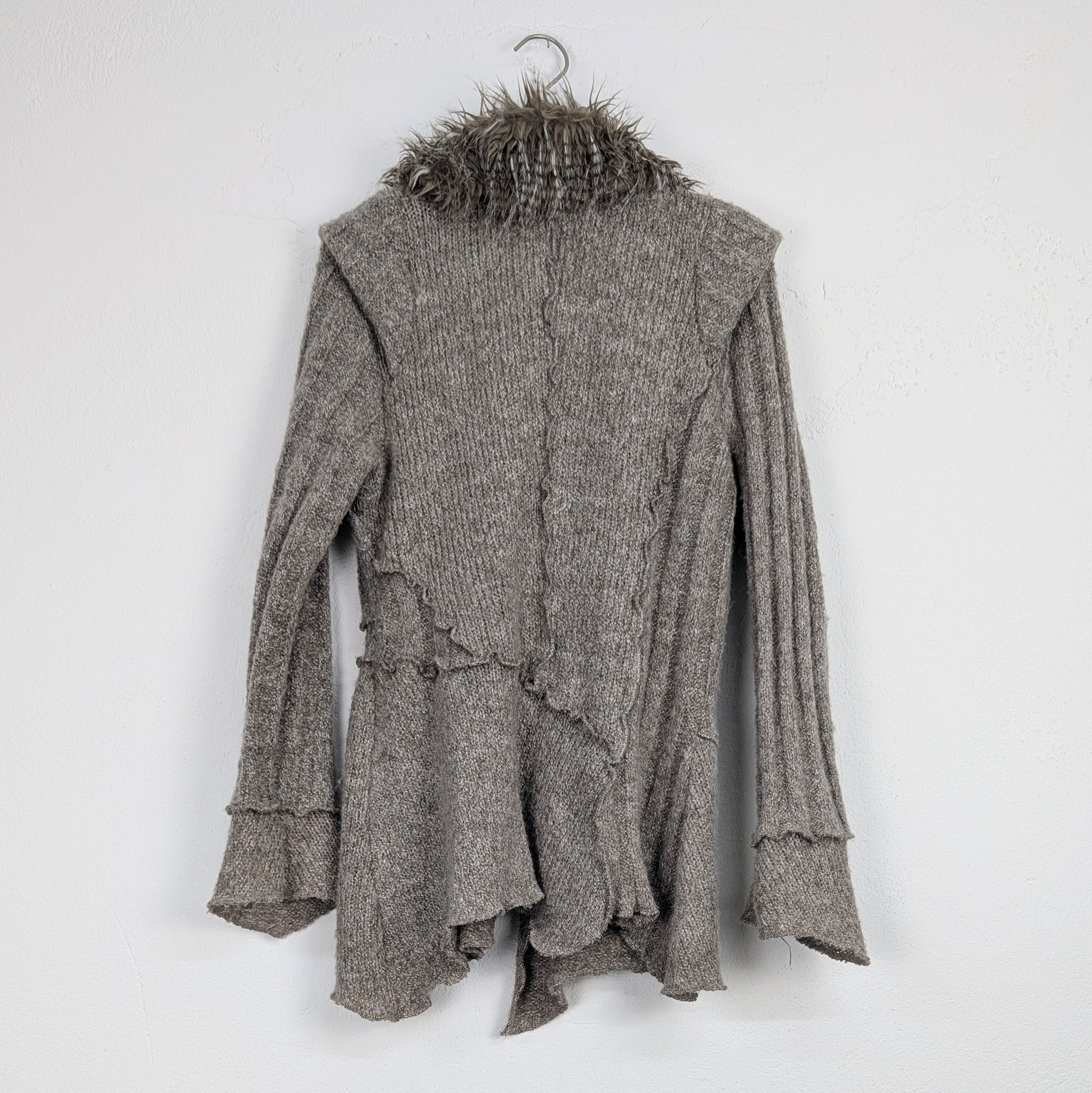 Kuratierter Vintage Onlineshop nachhaltige Secondhand Kleidung online kaufen, Online Shop Vintage, Vintage Online Shop, Second Hand Online Shop, gebraucht, zweite Hand, reused, preloved, Y2K, thriftshop, thriftstore, thrifting, thrift shop, thrift store