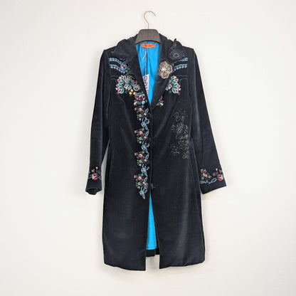 Kuratierter Vintage Onlineshop nachhaltige Secondhand Kleidung online kaufen, Online Shop Vintage, Vintage Online Shop, Second Hand Online Shop, gebraucht, zweite Hand, reused, preloved, Y2K, thriftshop, thriftstore, thrifting, thrift shop, thrift store