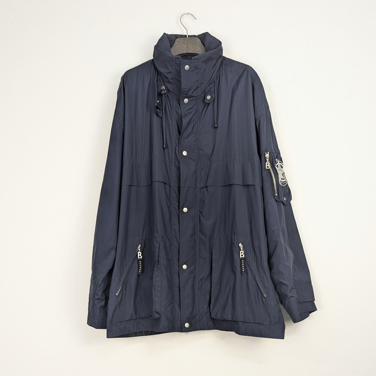 Kuratierter Vintage Onlineshop nachhaltige Secondhand Kleidung online kaufen, Online Shop Vintage, Vintage Online Shop, Second Hand Online Shop, gebraucht, zweite Hand, reused, preloved, Y2K, thriftshop, thriftstore, thrifting, thrift shop, thrift store