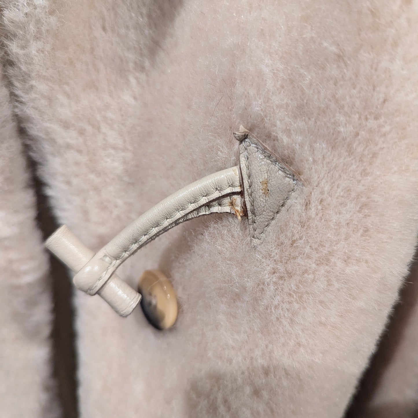 Kuratierter Vintage Onlineshop nachhaltige Secondhand Kleidung online kaufen, Online Shop Vintage, Vintage Online Shop, Second Hand Online Shop, gebraucht, zweite Hand, reused, preloved, Y2K, thriftshop, thriftstore, thrifting, thrift shop, thrift store