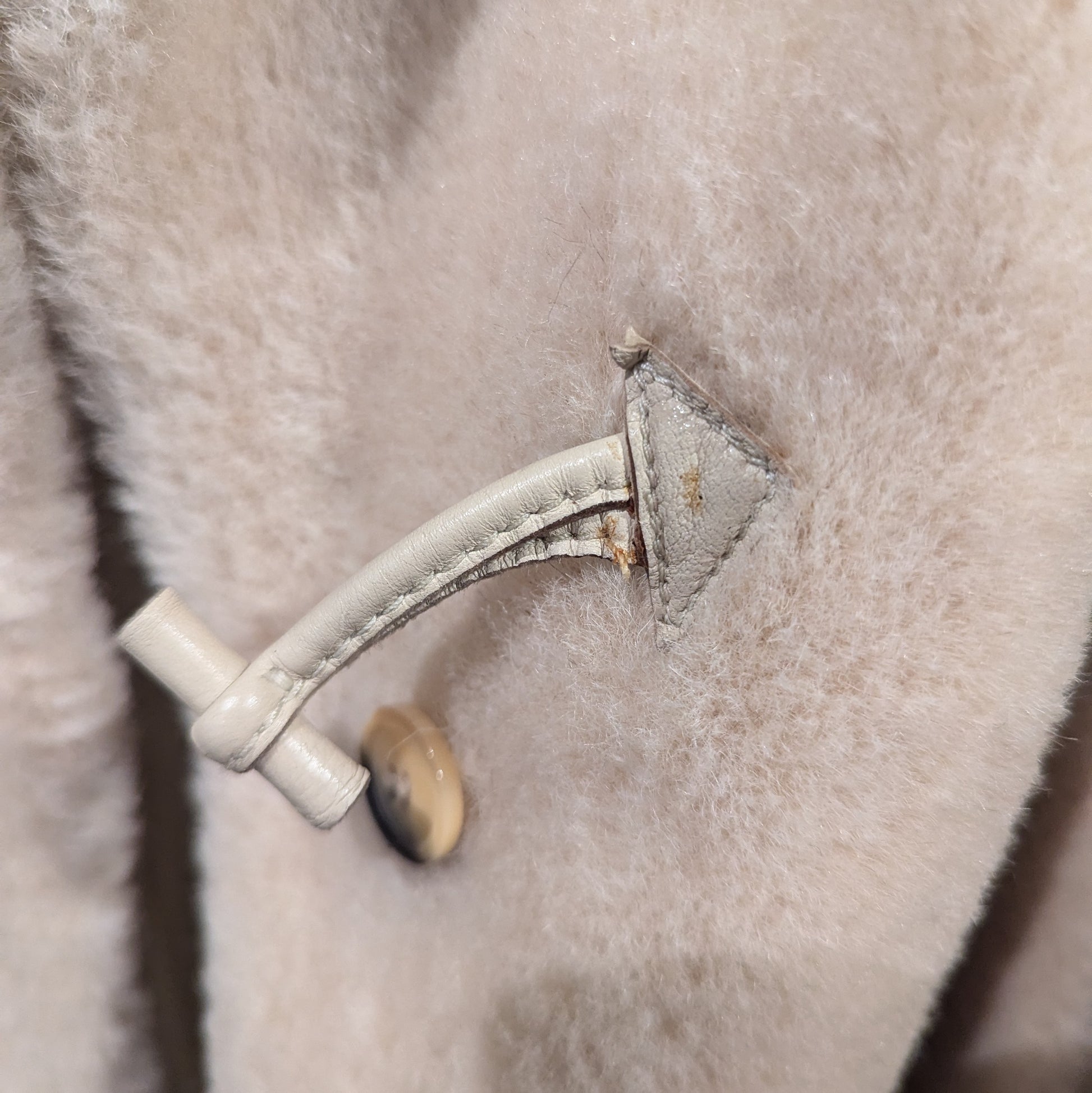Kuratierter Vintage Onlineshop nachhaltige Secondhand Kleidung online kaufen, Online Shop Vintage, Vintage Online Shop, Second Hand Online Shop, gebraucht, zweite Hand, reused, preloved, Y2K, thriftshop, thriftstore, thrifting, thrift shop, thrift store