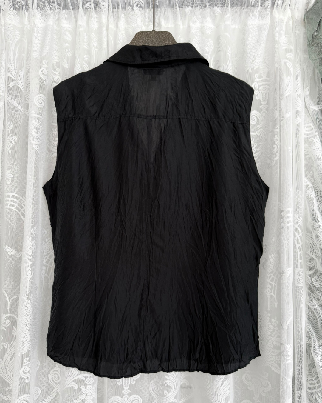 Project Clothing Seidenbluse ärmellos schwarz staple basic hochwertig Vintage Online Shop